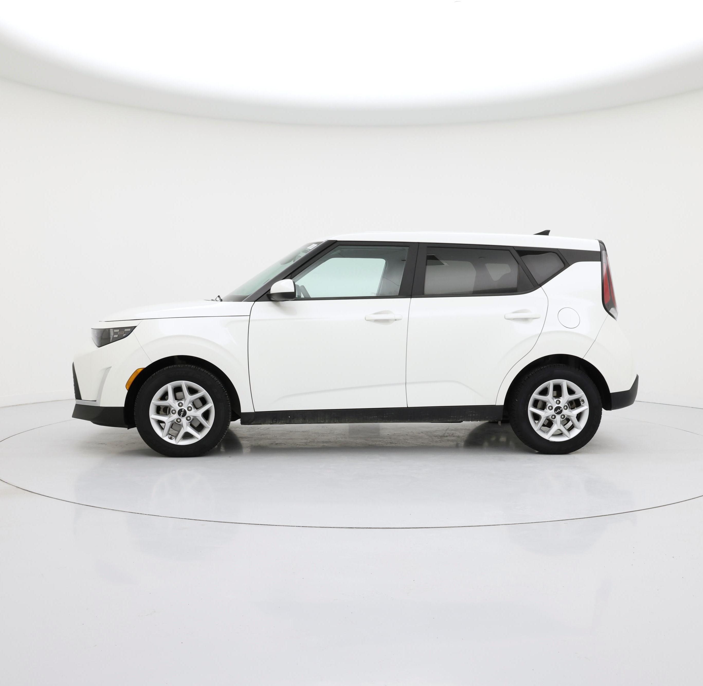 Thumbnail: 2023 Kia Soul - 3