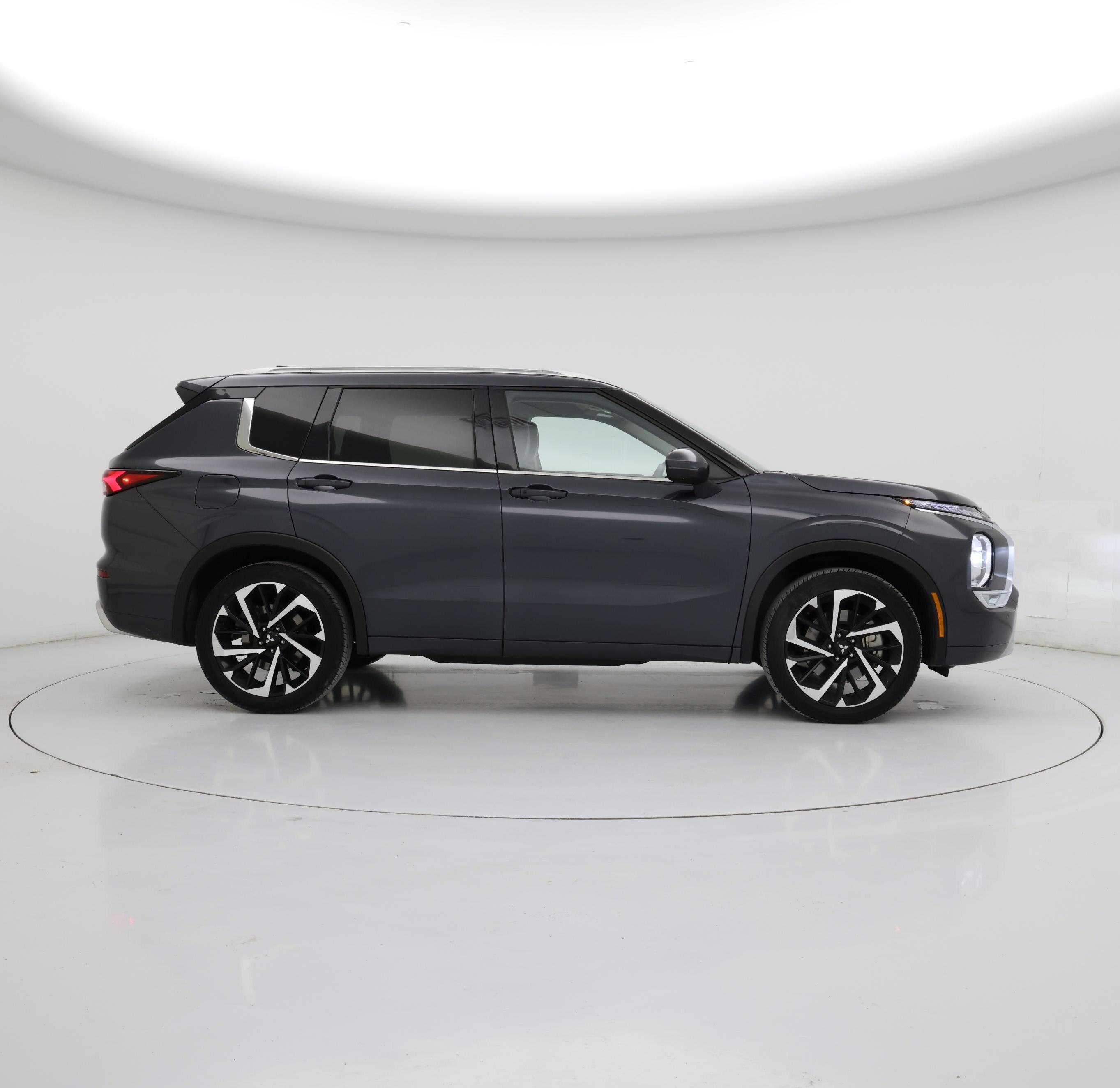Thumbnail: 2024 Mitsubishi Outlander - 7