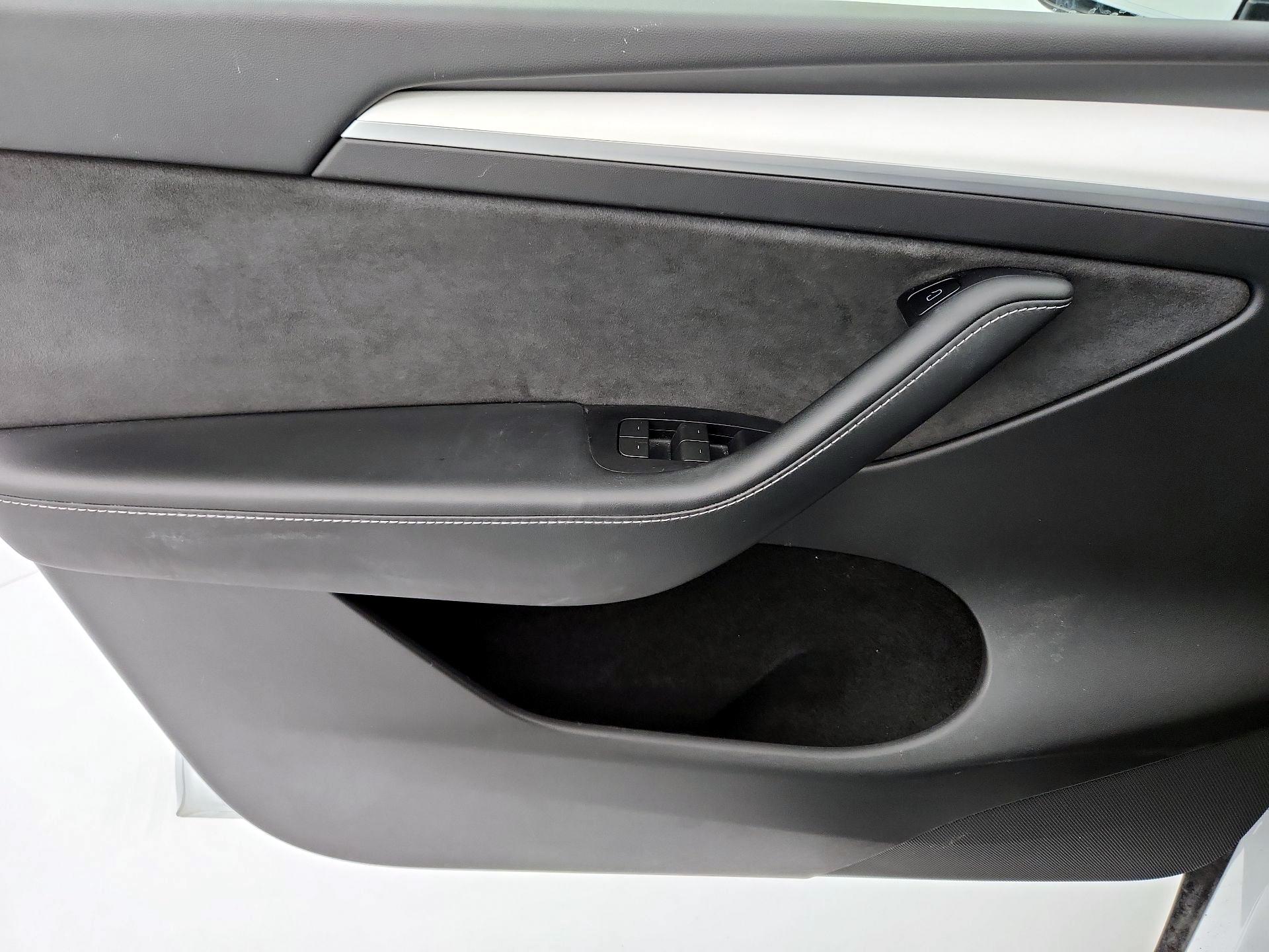 Thumbnail: 2023 Tesla Model Y - 12