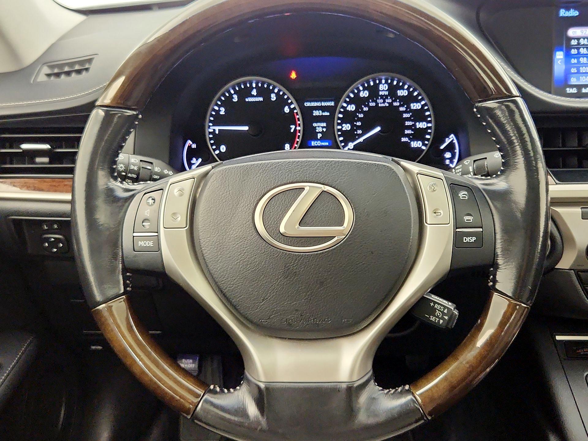 Thumbnail: 2015 Lexus ES - 10