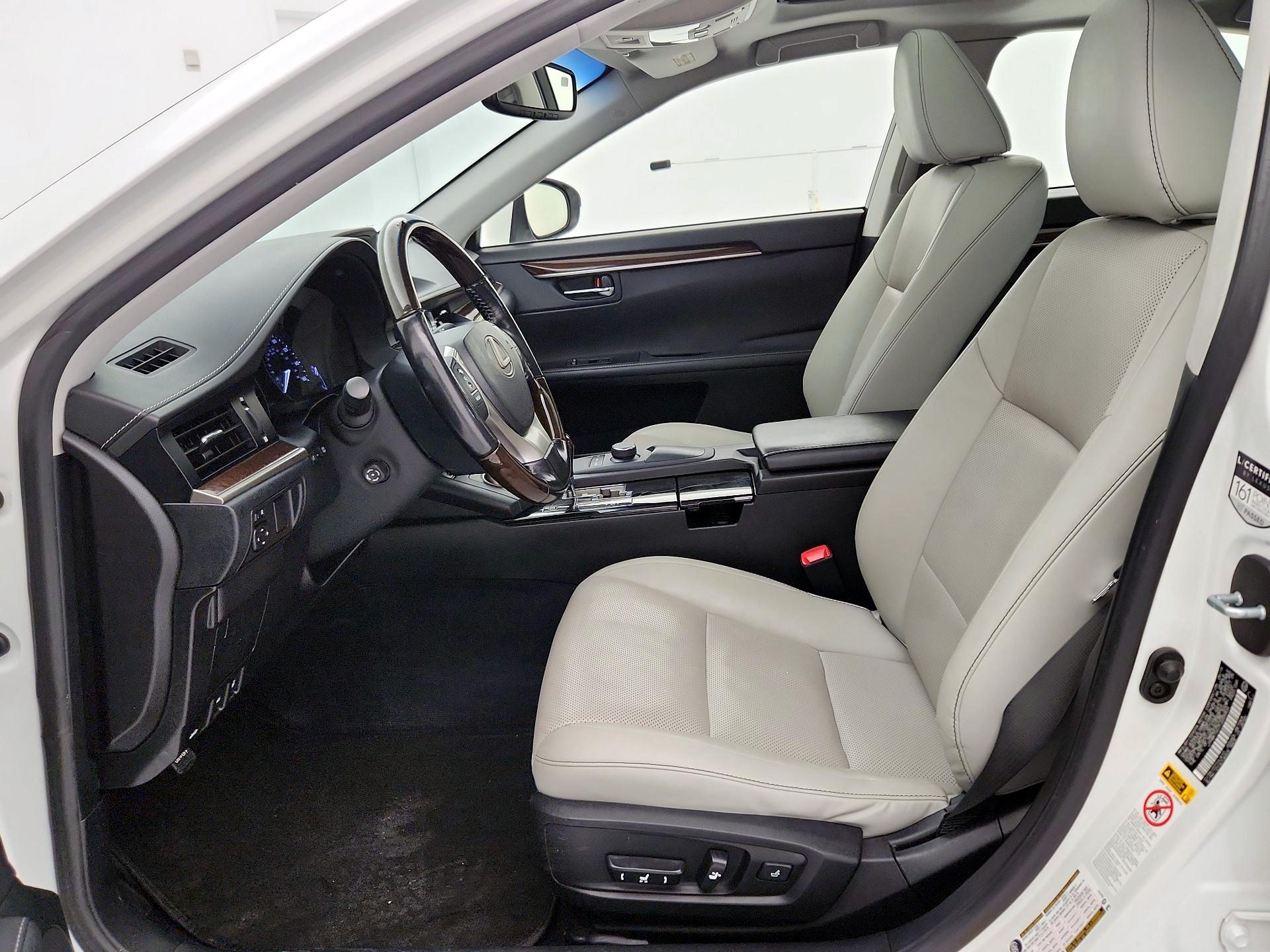 Thumbnail: 2015 Lexus ES - 11