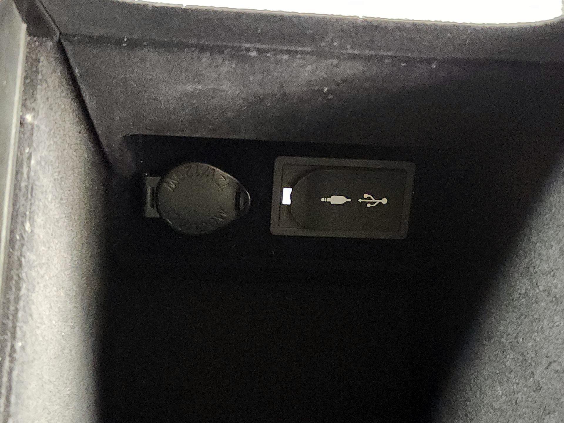 Thumbnail: 2015 Lexus ES - 18