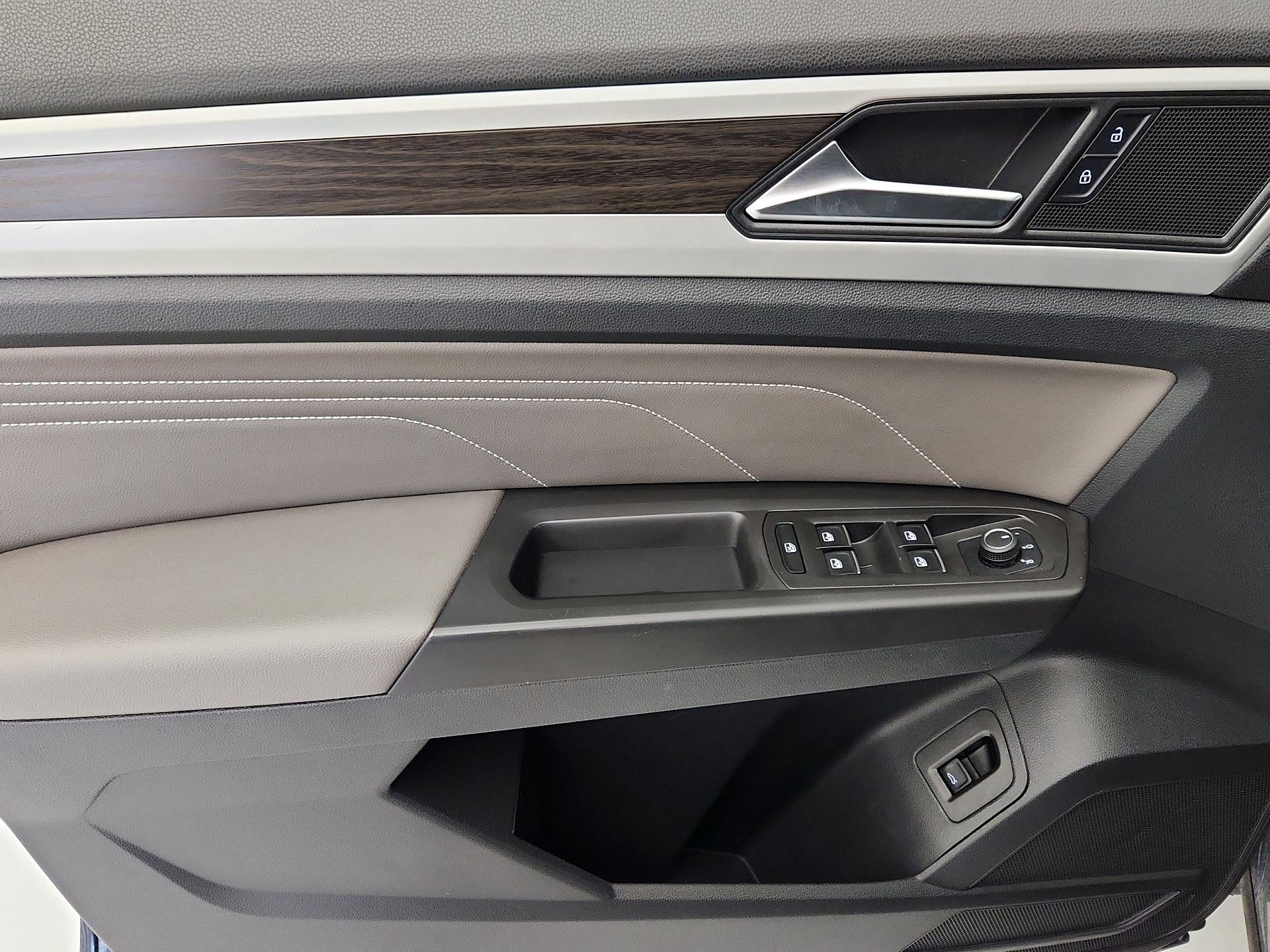 Thumbnail: 2022 Volkswagen Atlas - 12