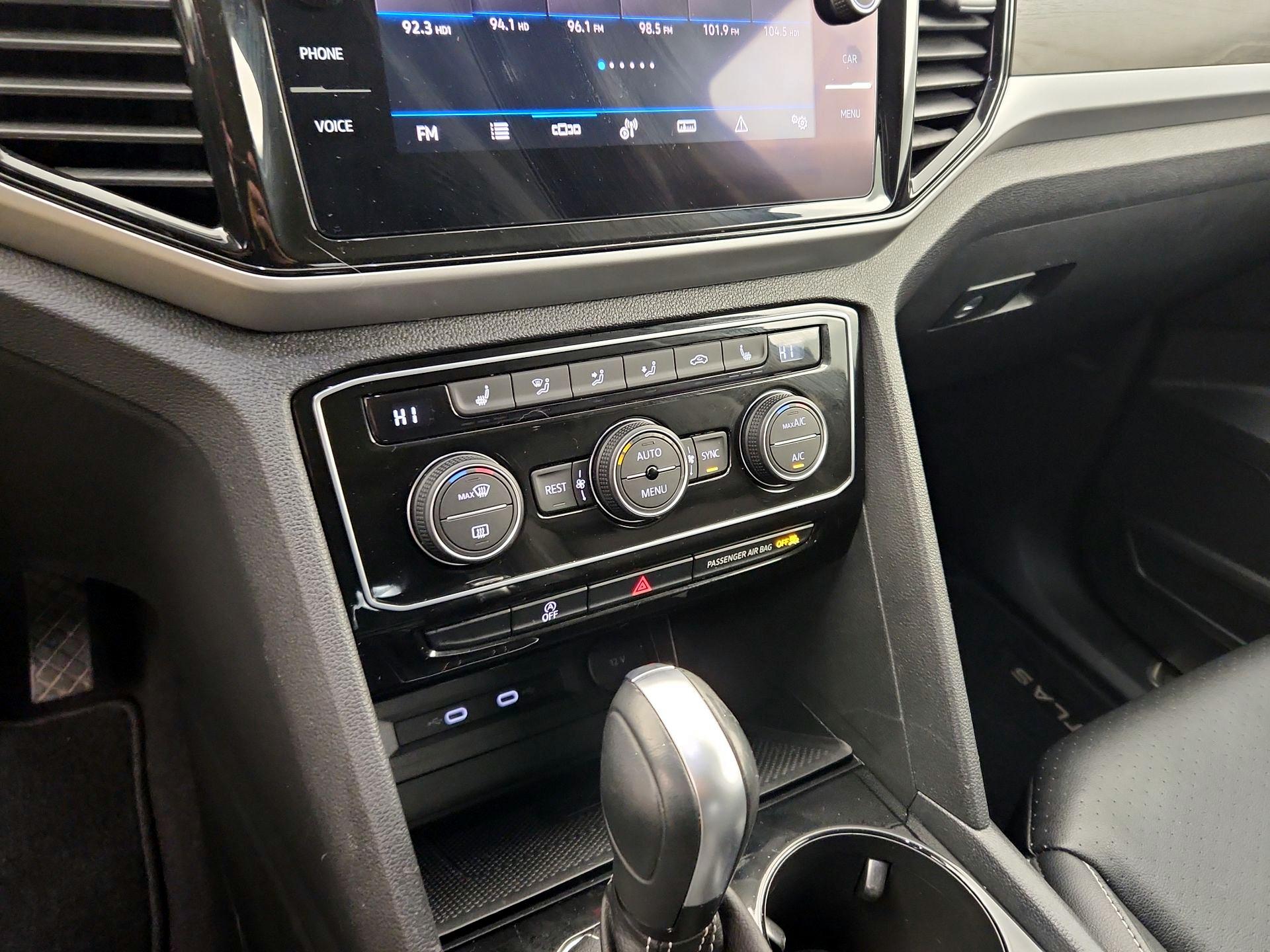 Thumbnail: 2022 Volkswagen Atlas - 16