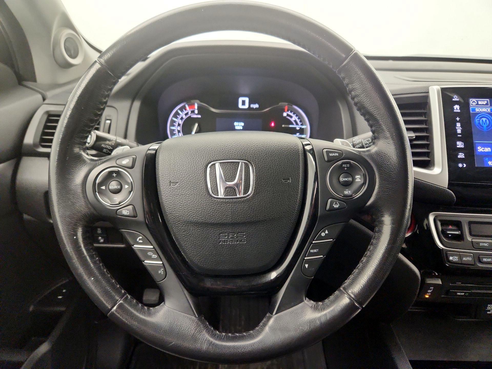 Thumbnail: 2017 Honda Pilot - 10