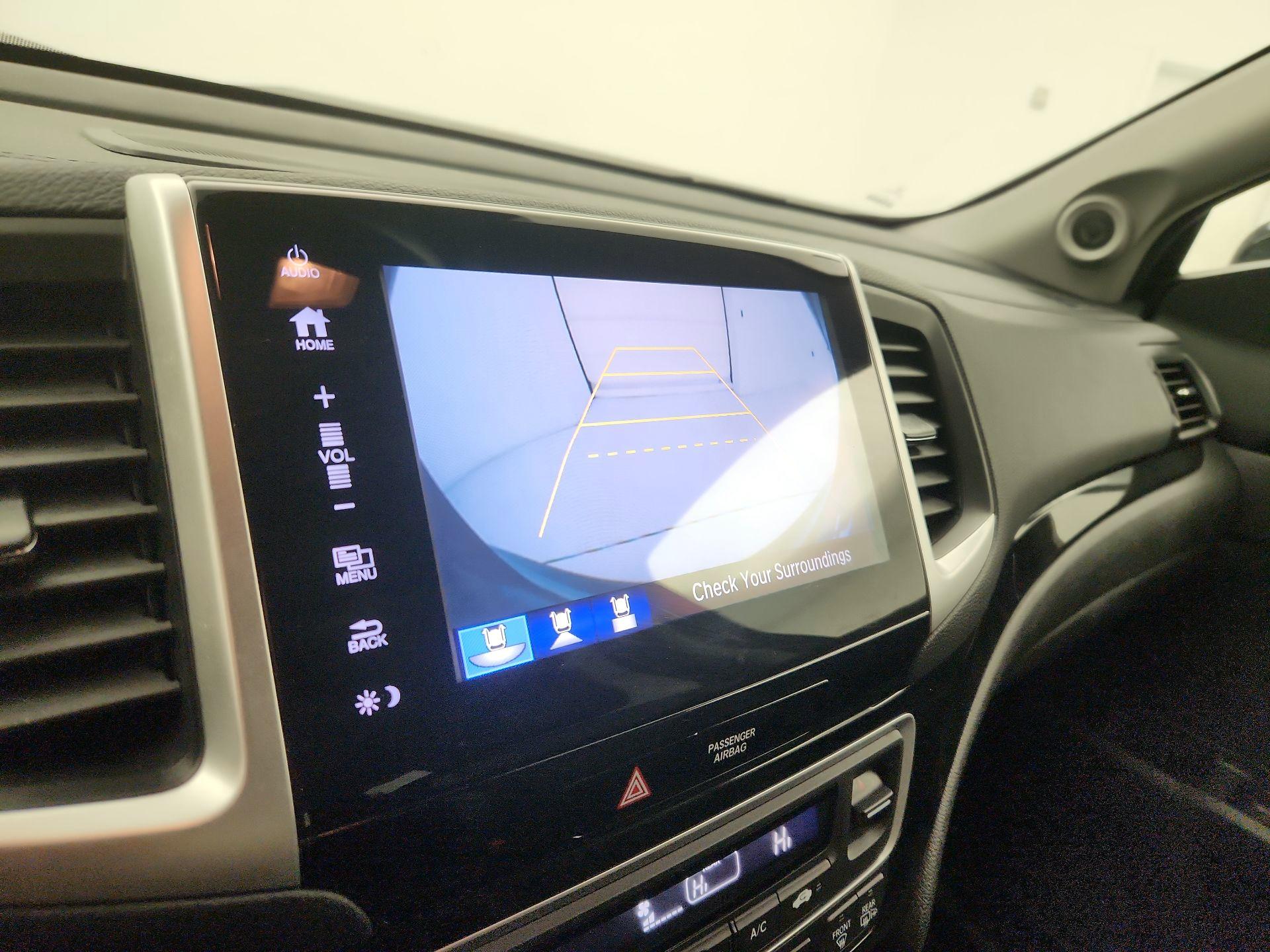 Thumbnail: 2017 Honda Pilot - 15