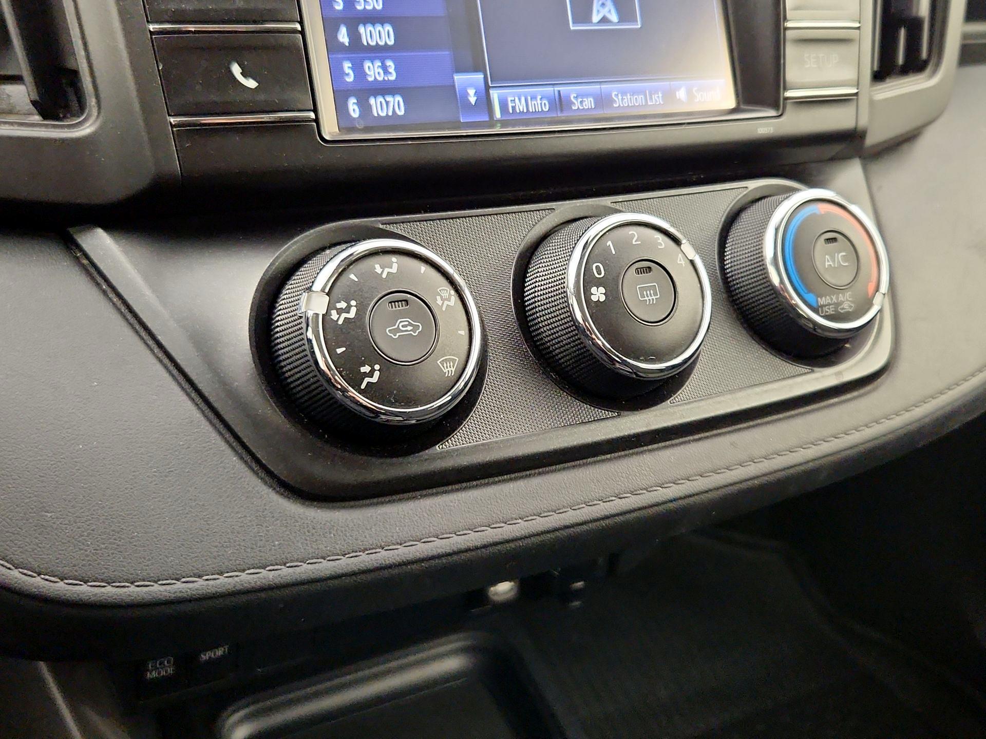 Thumbnail: 2017 Toyota RAV4 - 16