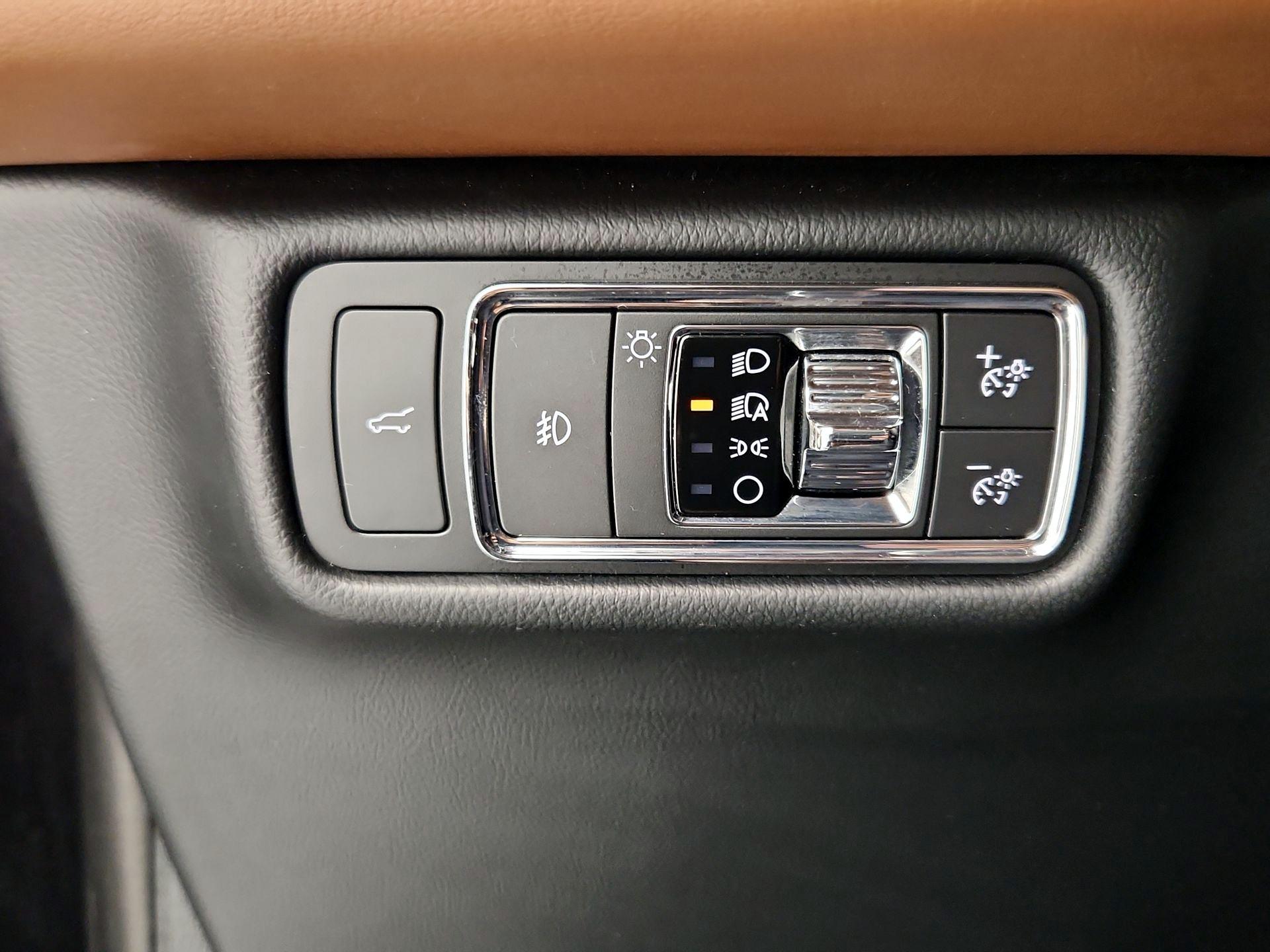 Thumbnail: 2020 Lincoln Aviator - 13