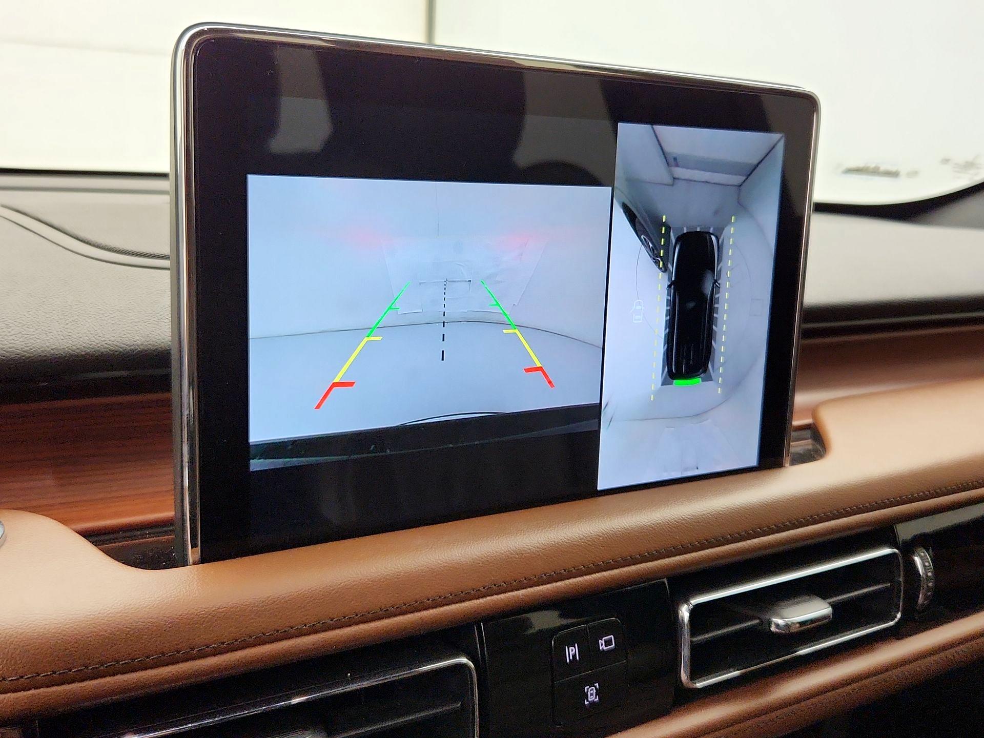 Thumbnail: 2020 Lincoln Aviator - 15