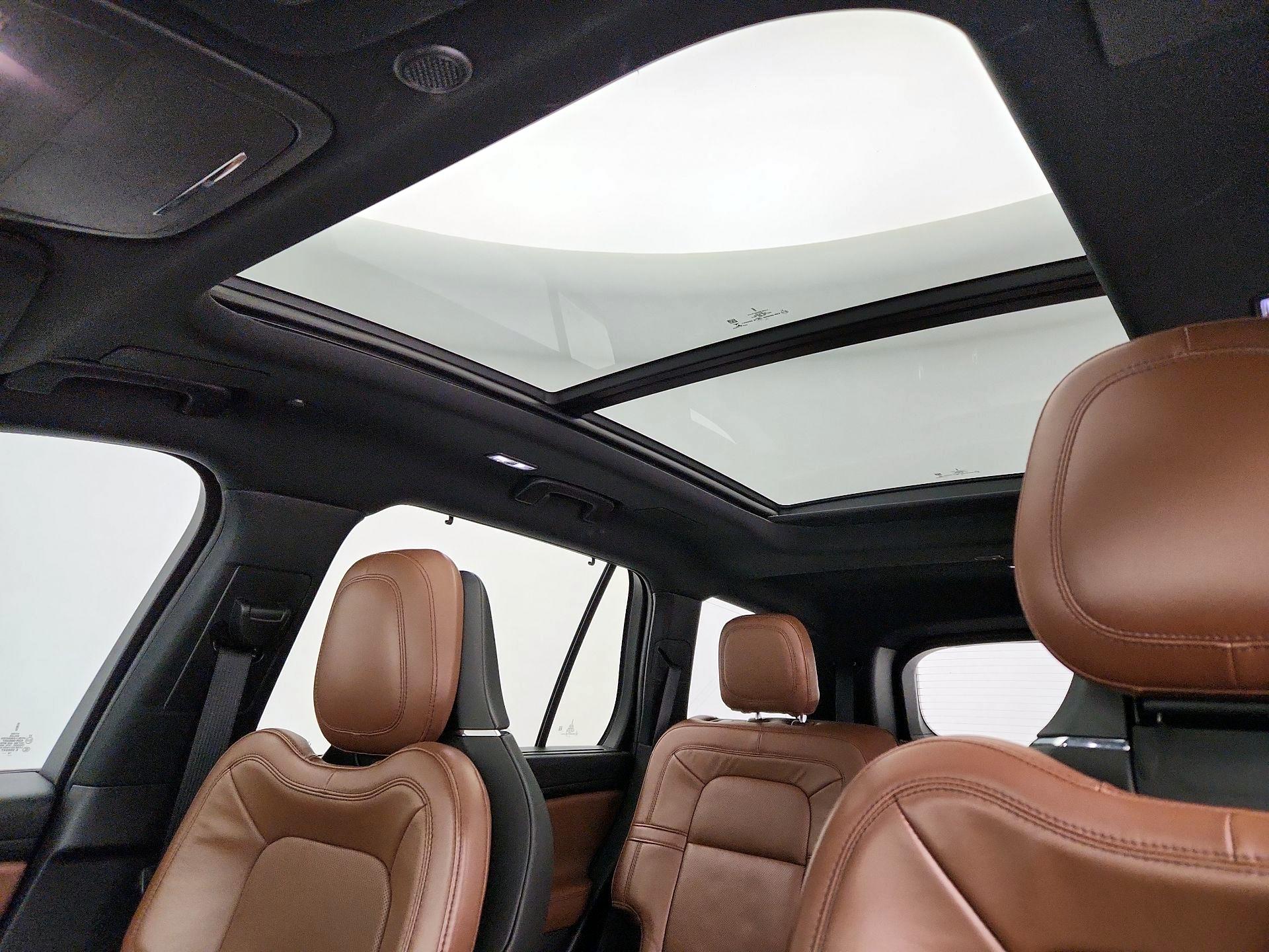 Thumbnail: 2020 Lincoln Aviator - 19