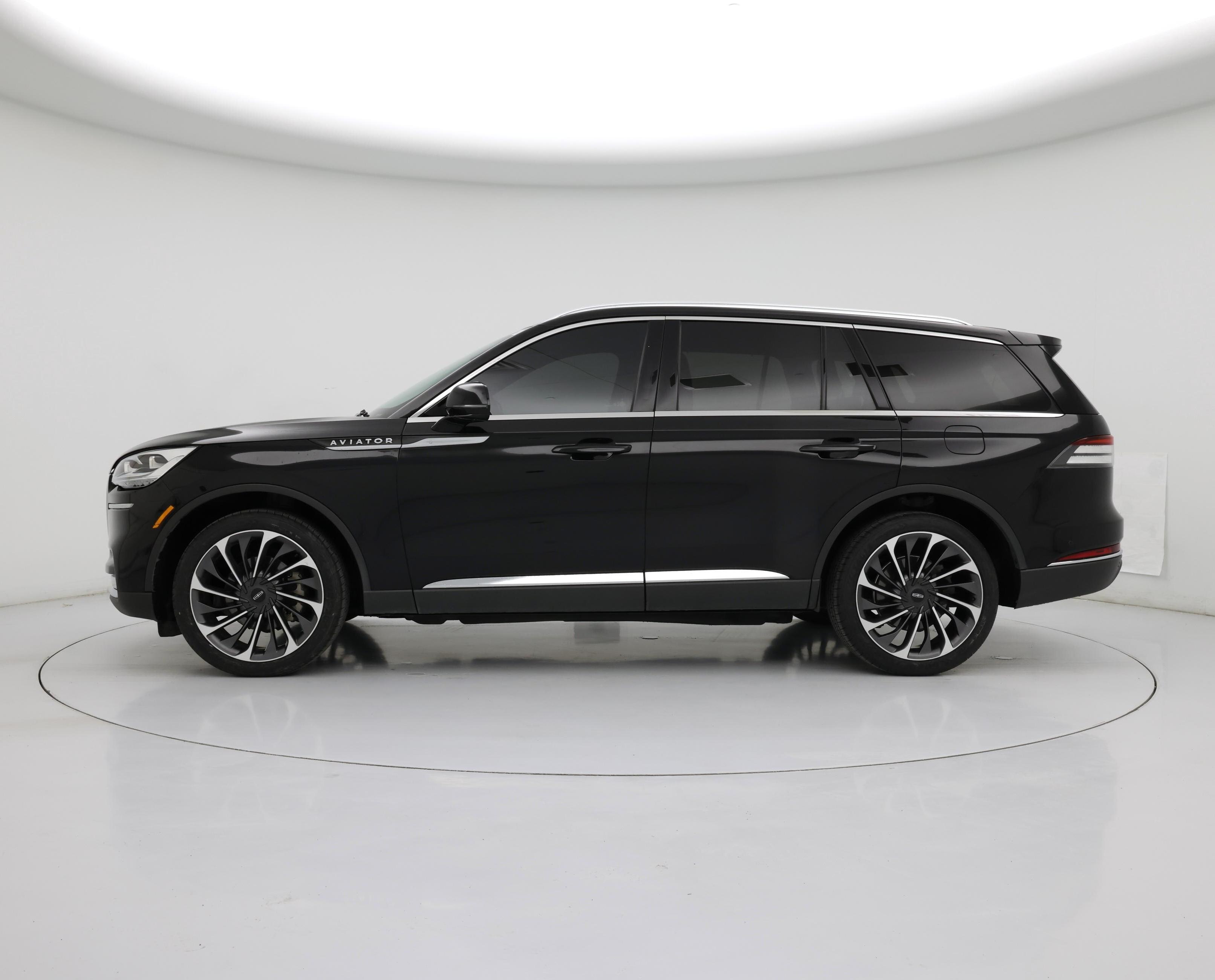 Thumbnail: 2020 Lincoln Aviator - 3