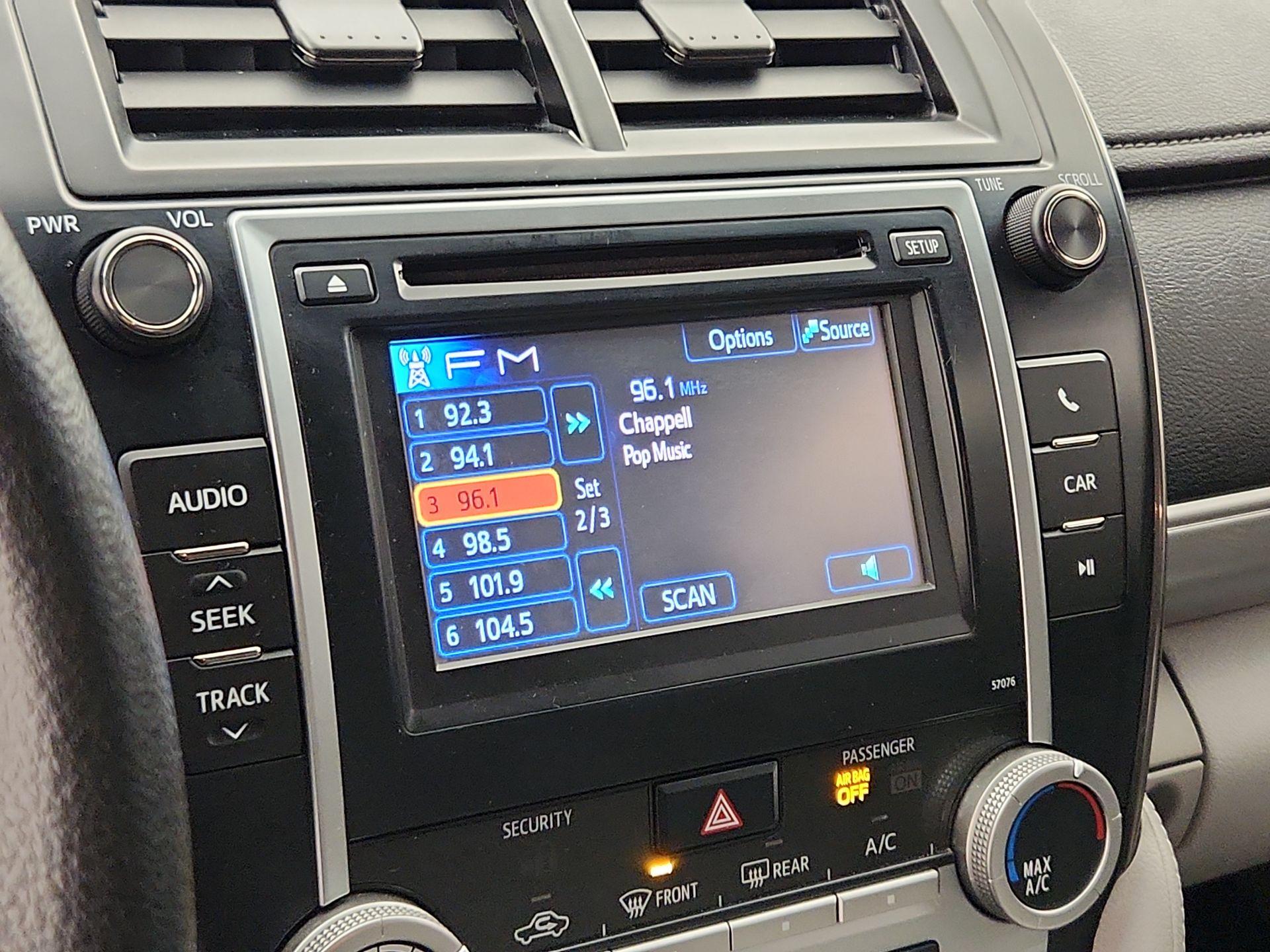 Thumbnail: 2014 Toyota Camry - 14