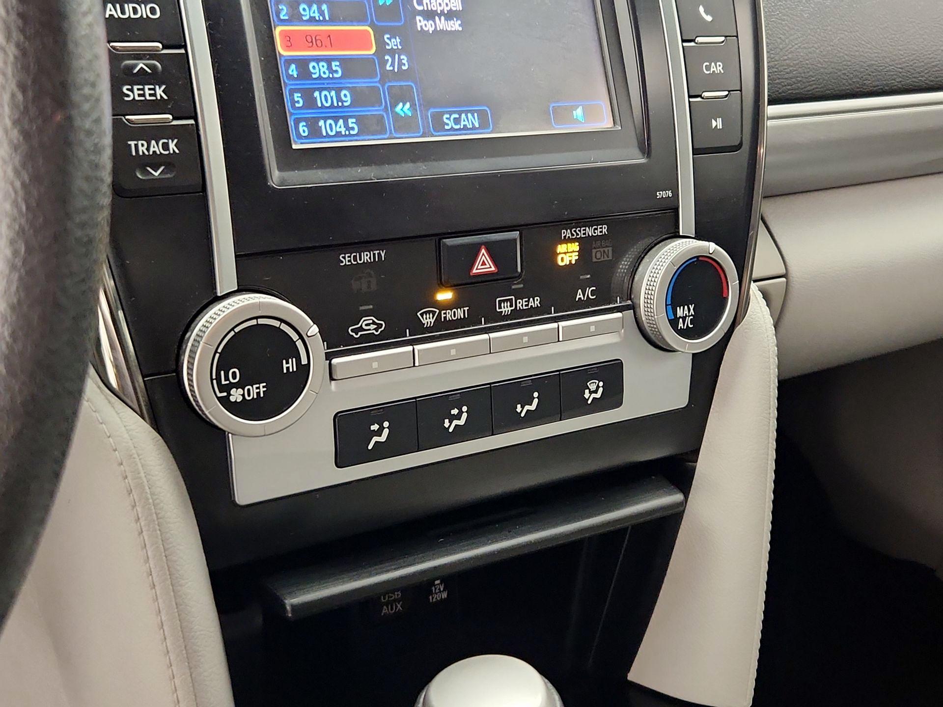 Thumbnail: 2014 Toyota Camry - 15