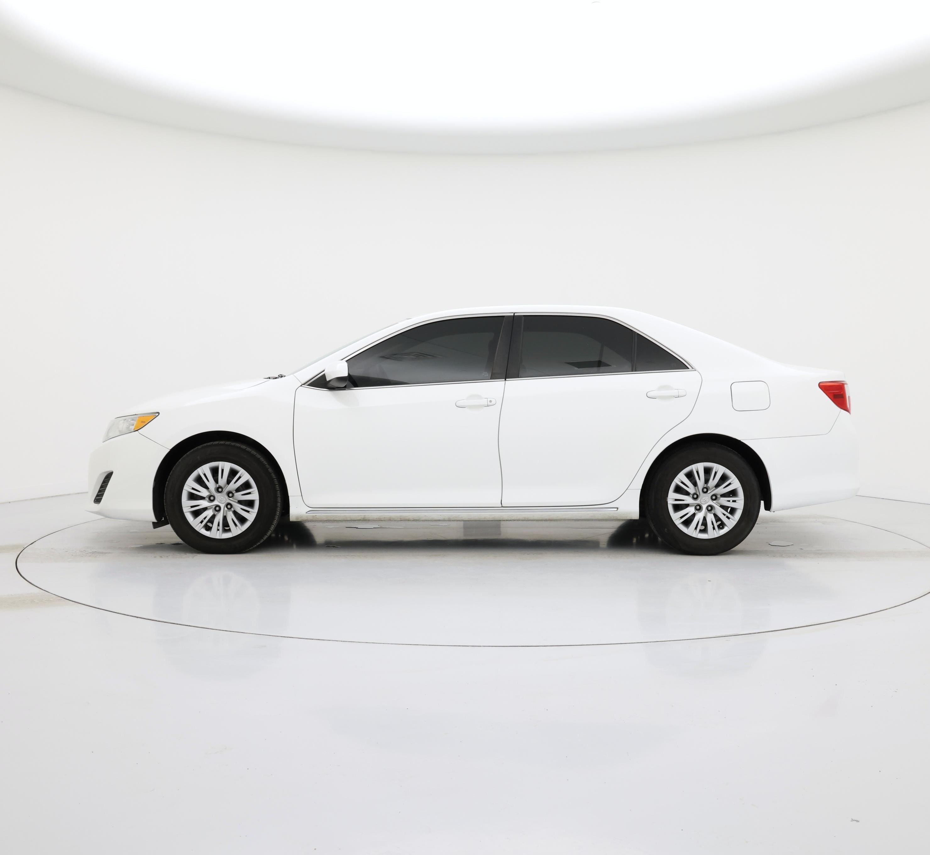 Thumbnail: 2014 Toyota Camry - 3
