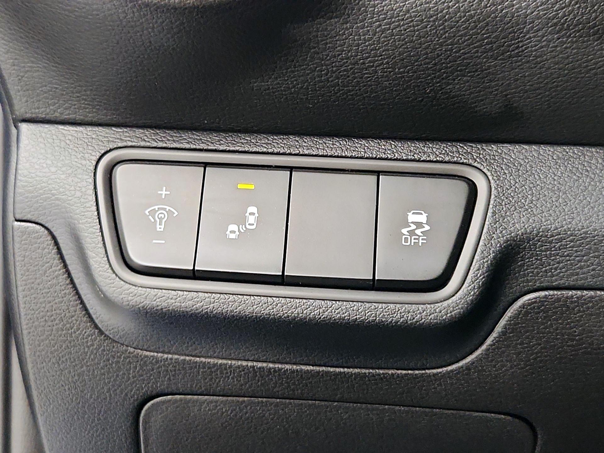 Thumbnail: 2023 Kia Forte - 13