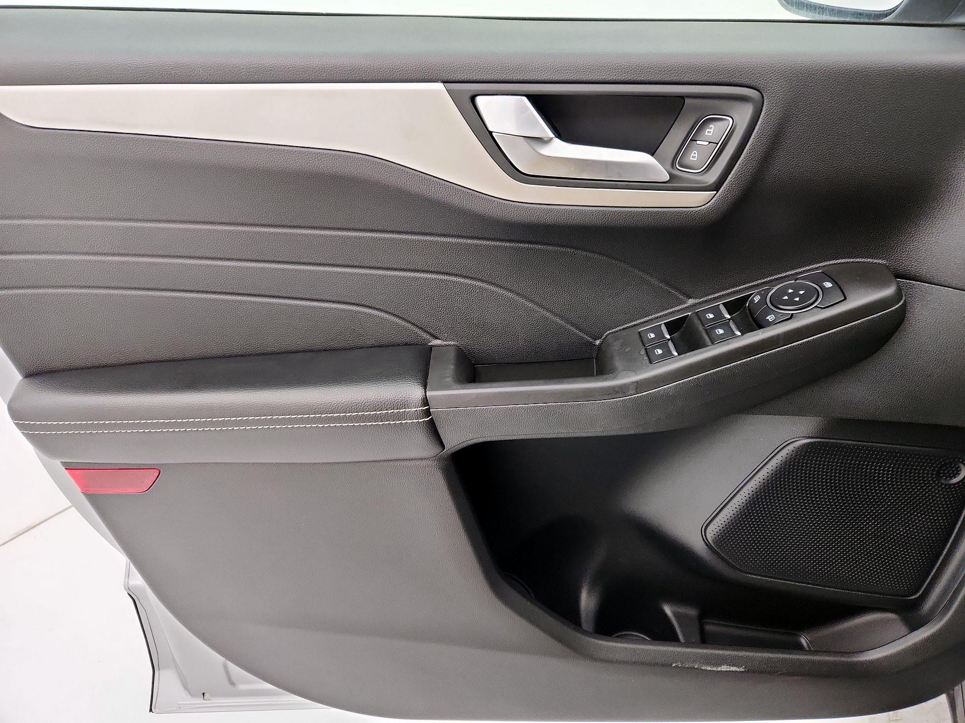 Thumbnail: 2021 Ford Escape - 12