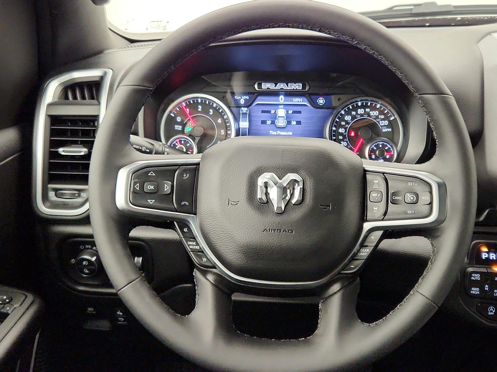 Thumbnail: 2025 RAM 1500 - 10