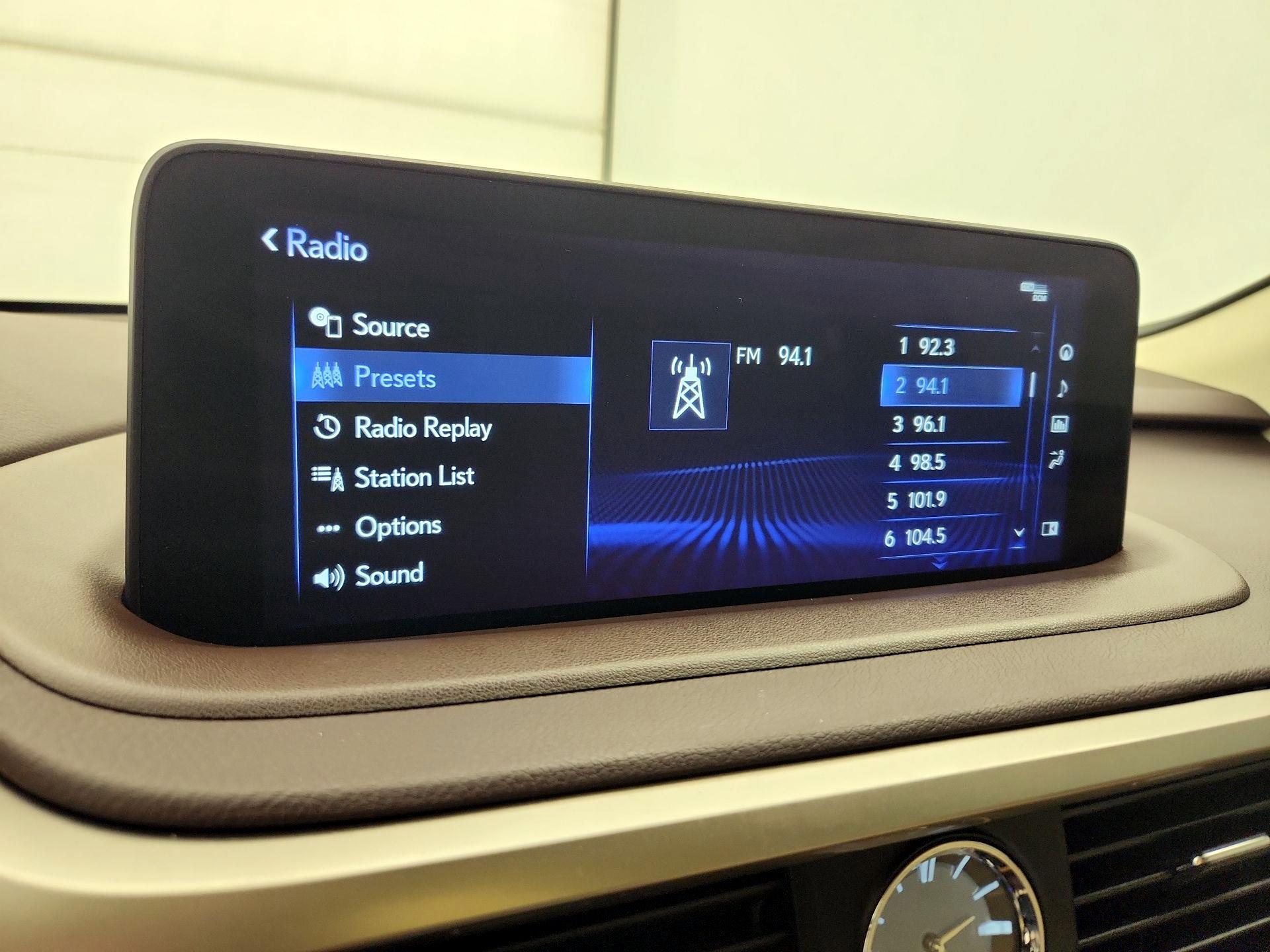 Thumbnail: 2020 Lexus RX - 16