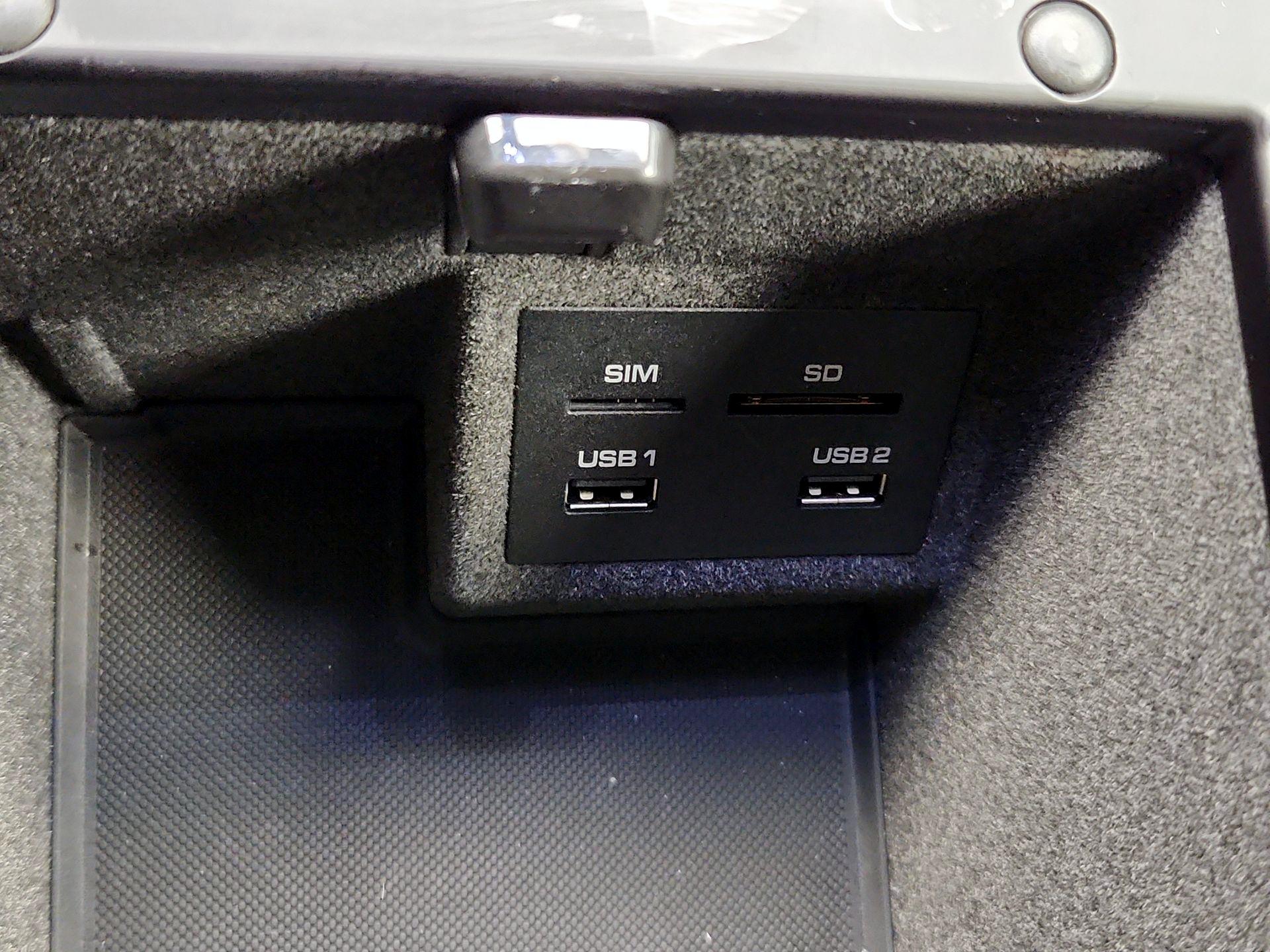 Thumbnail: 2019 Porsche Macan - 19