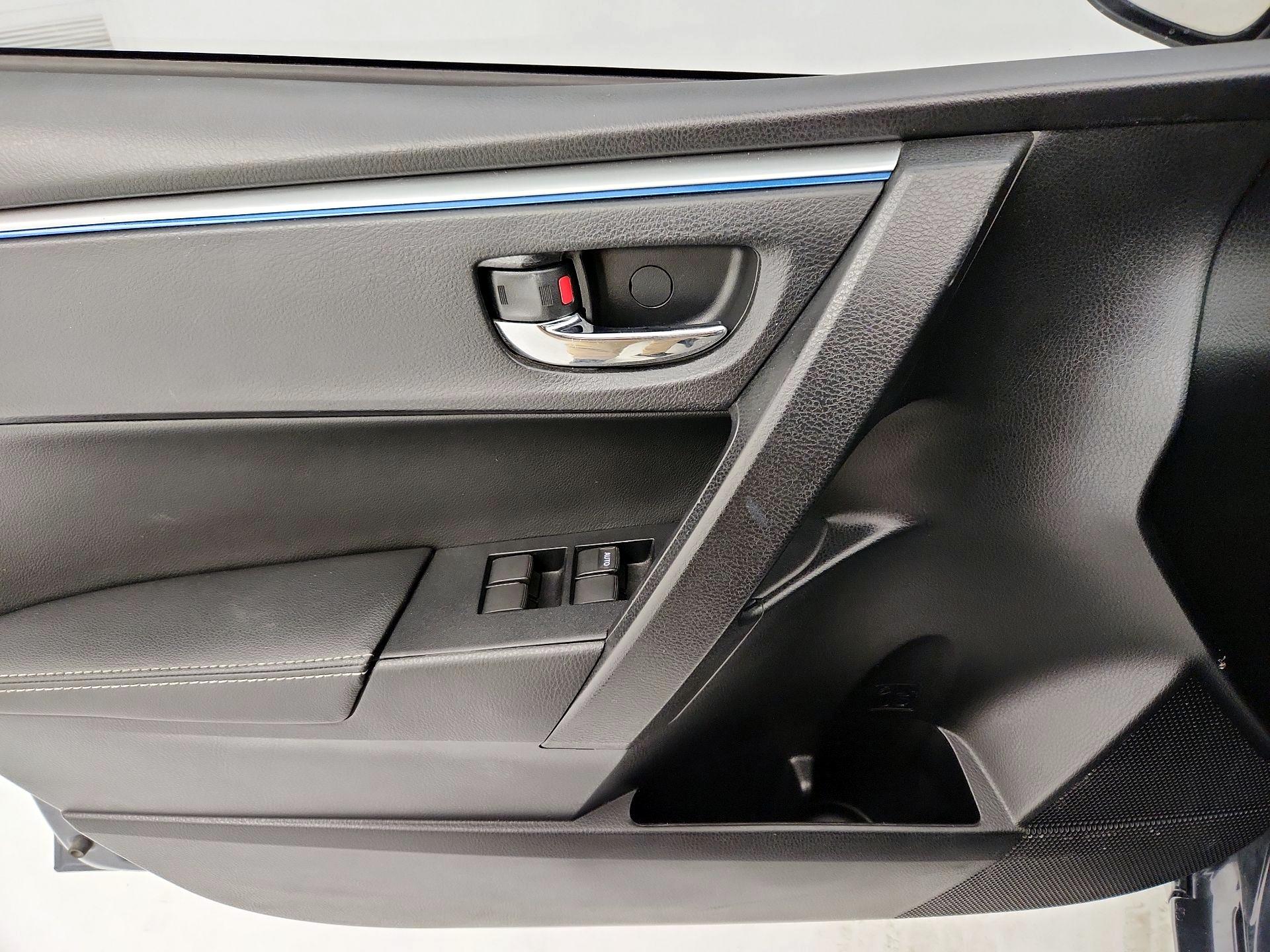 Thumbnail: 2014 Toyota Corolla - 12