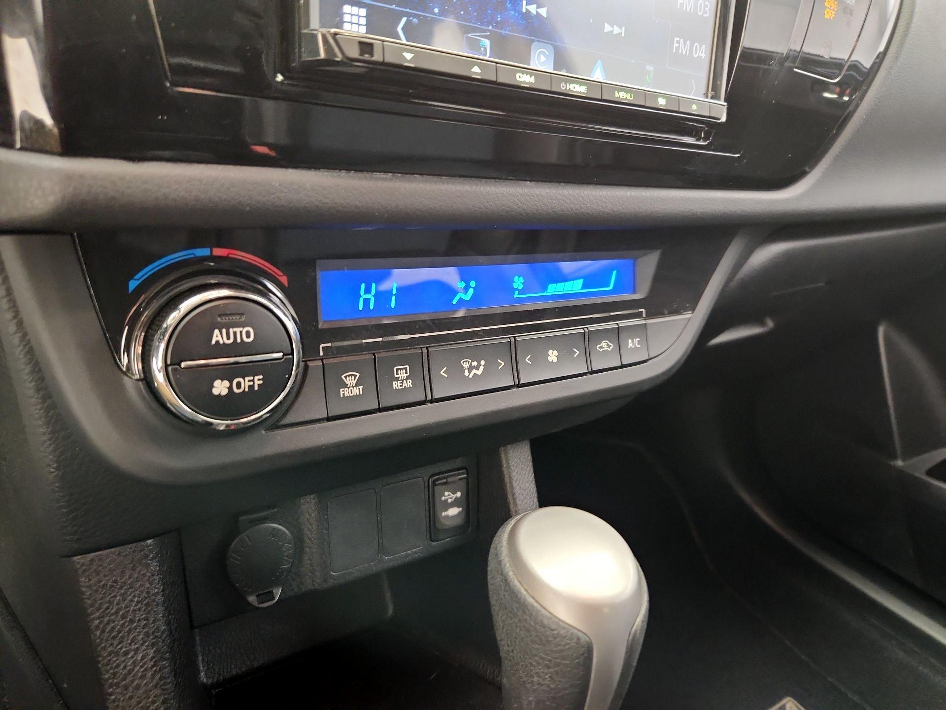 Thumbnail: 2014 Toyota Corolla - 16