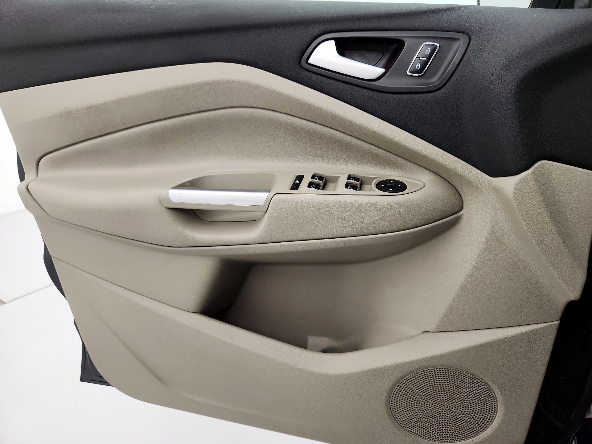 Thumbnail: 2016 Ford C-Max - 12