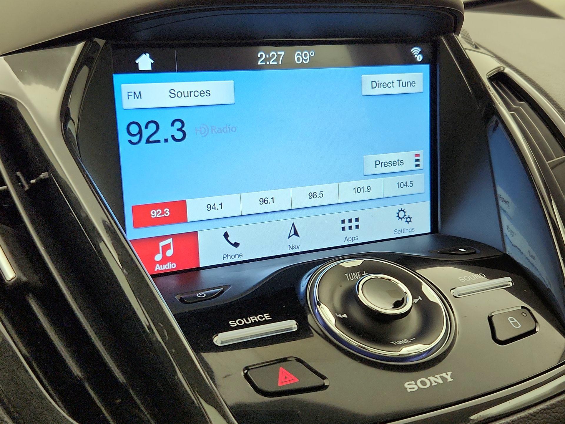 Thumbnail: 2016 Ford C-Max - 16