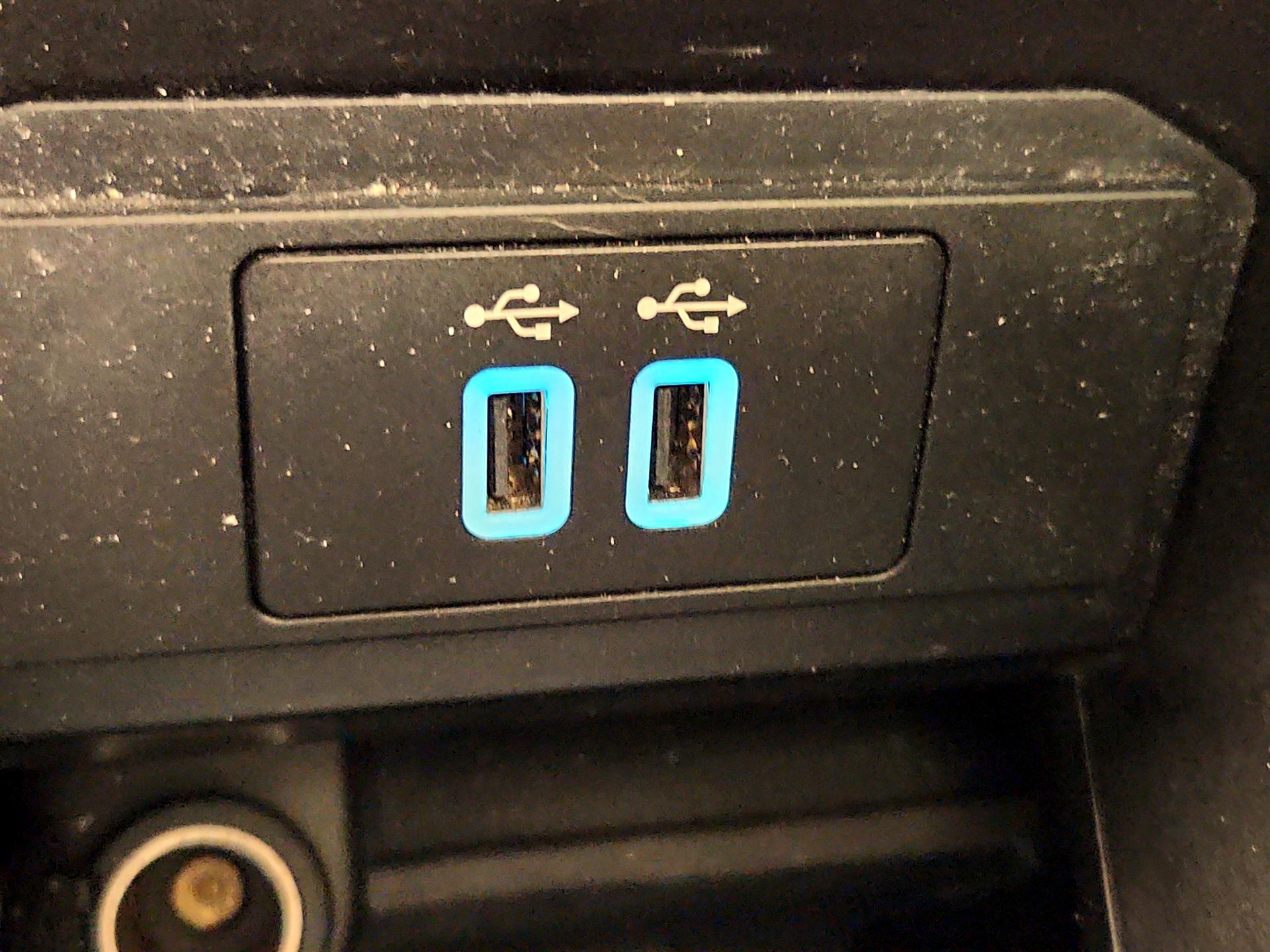 Thumbnail: 2016 Ford C-Max - 19