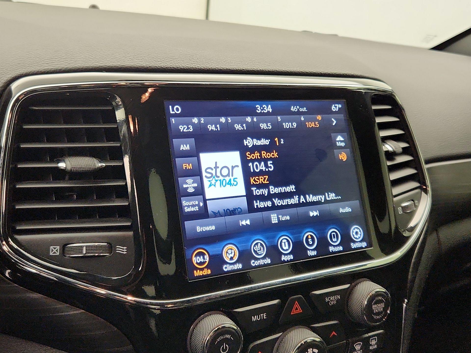 Thumbnail: 2022 Jeep Grand Cherokee - 16