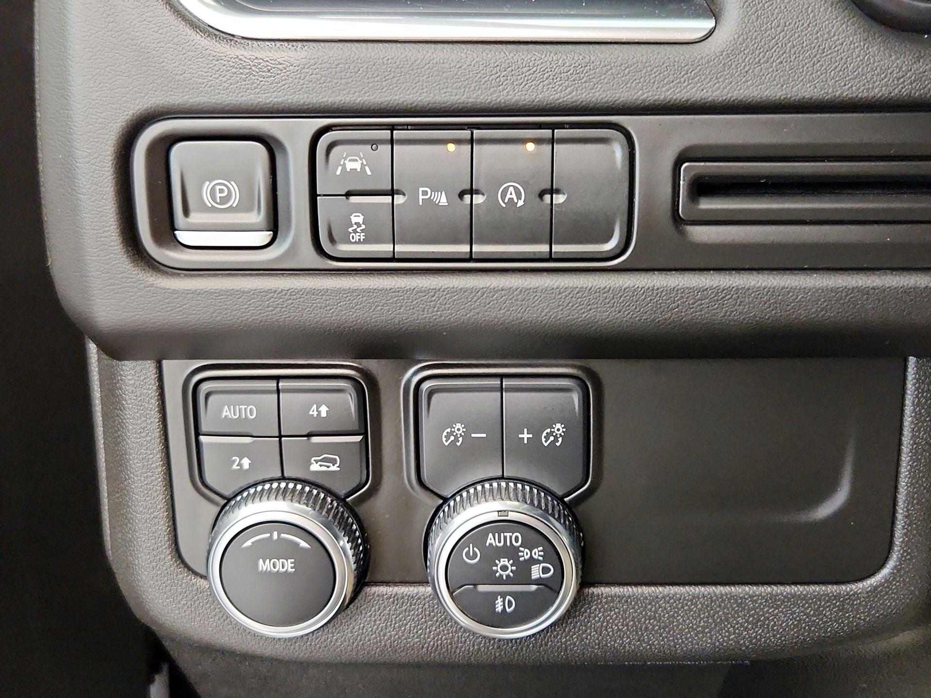 Thumbnail: 2023 GMC Yukon - 13