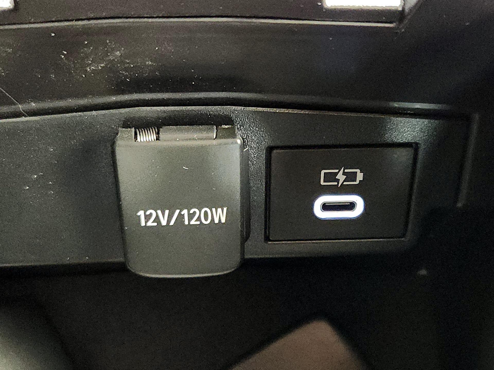 Thumbnail: 2025 Toyota Corolla - 18