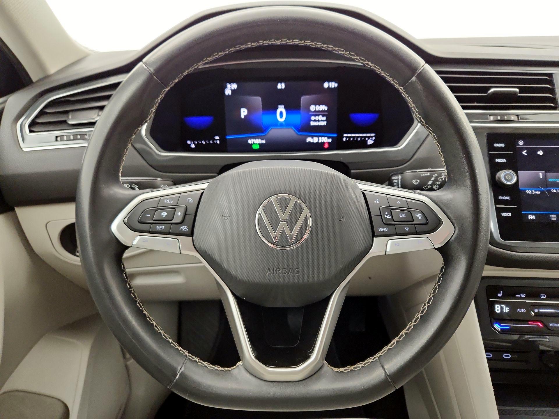 Thumbnail: 2023 Volkswagen Tiguan - 10