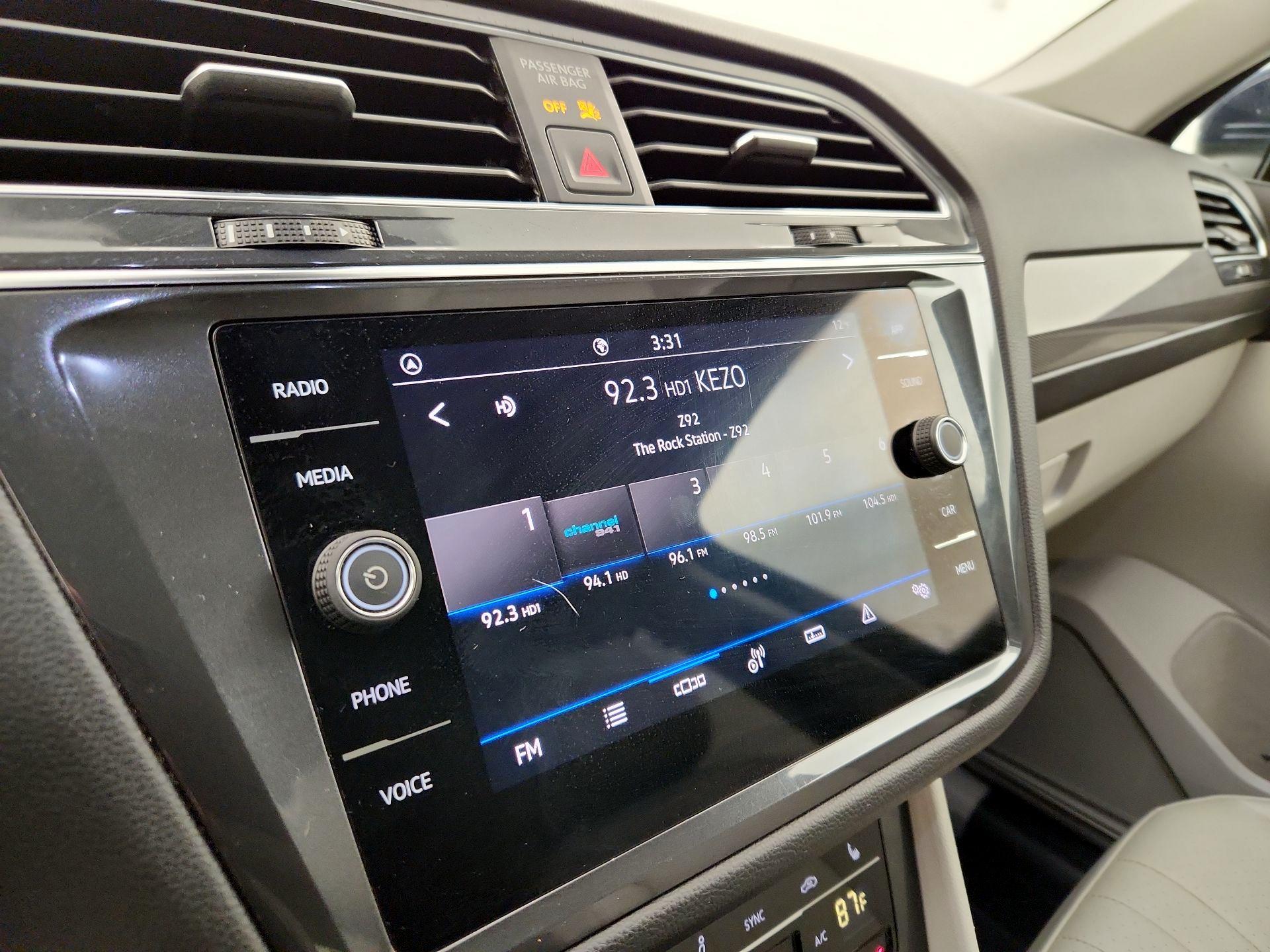 Thumbnail: 2023 Volkswagen Tiguan - 15