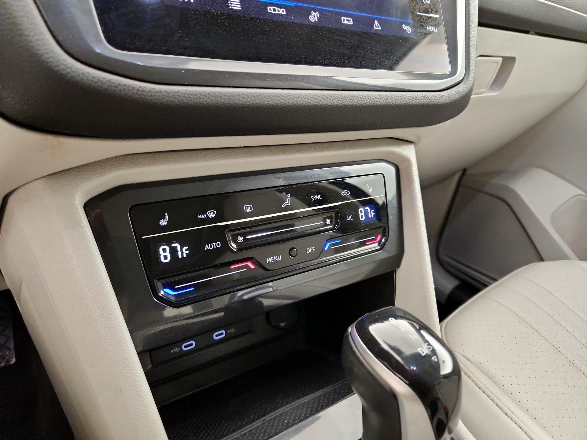 Thumbnail: 2023 Volkswagen Tiguan - 16