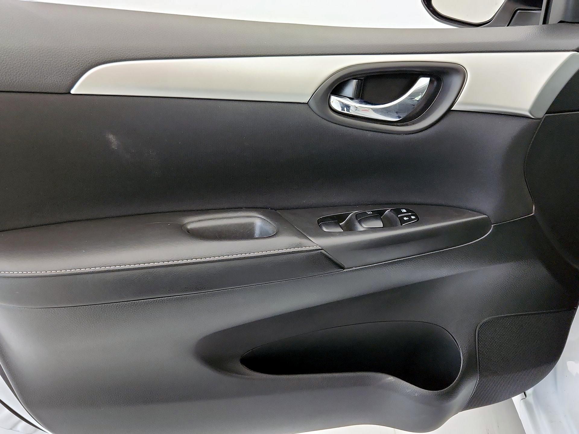 Thumbnail: 2018 Nissan Sentra - 12