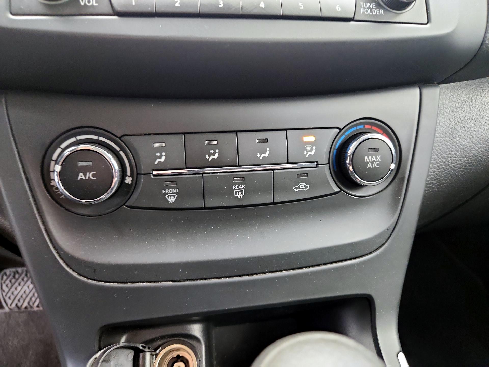 Thumbnail: 2018 Nissan Sentra - 16