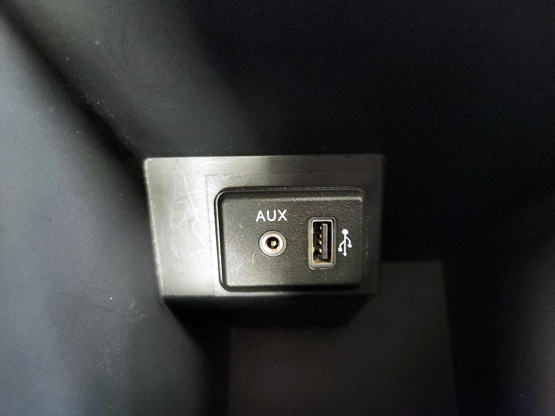 Thumbnail: 2018 Nissan Sentra - 18