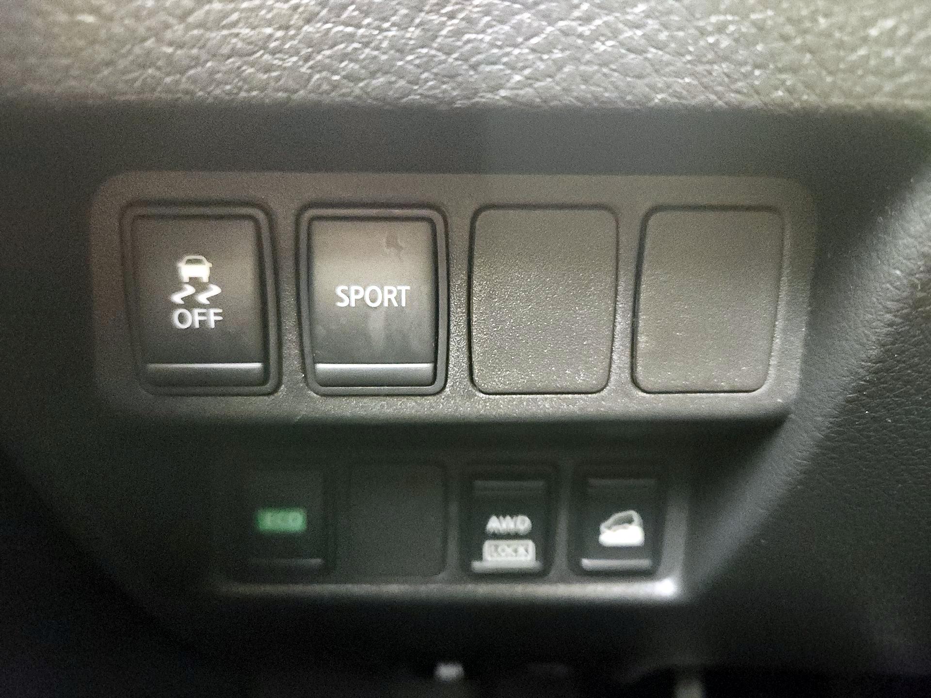 Thumbnail: 2016 Nissan Rogue - 13