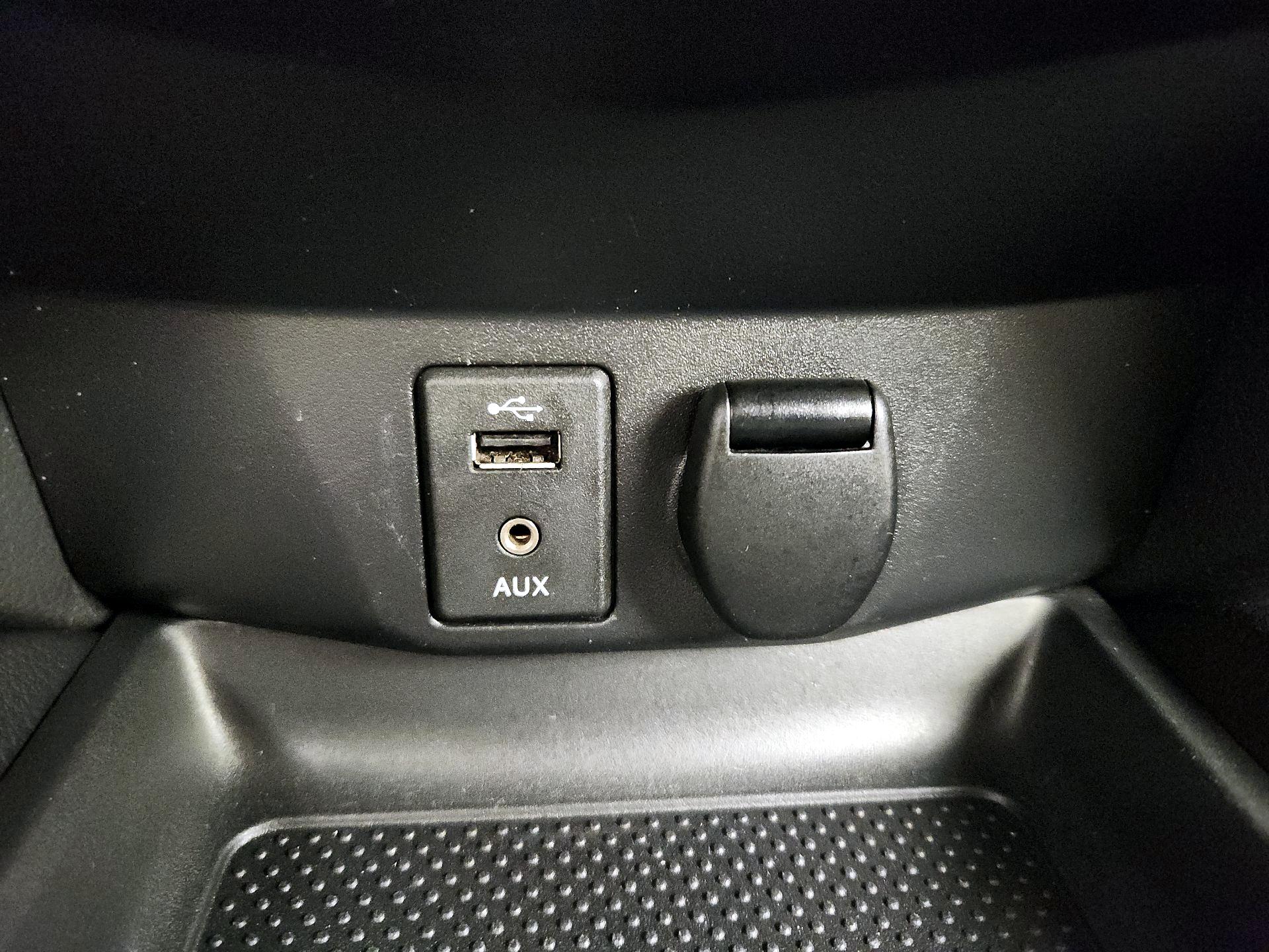 Thumbnail: 2016 Nissan Rogue - 18