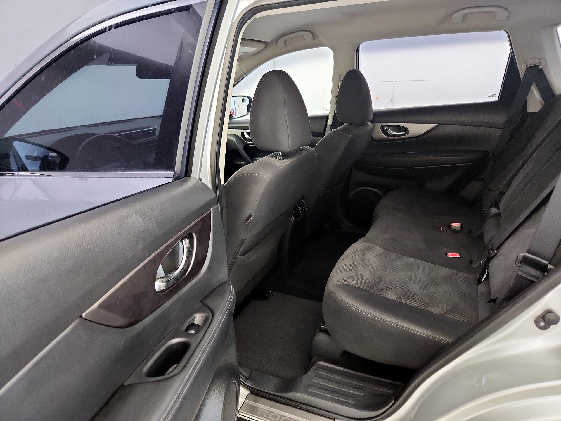 Thumbnail: 2016 Nissan Rogue - 19