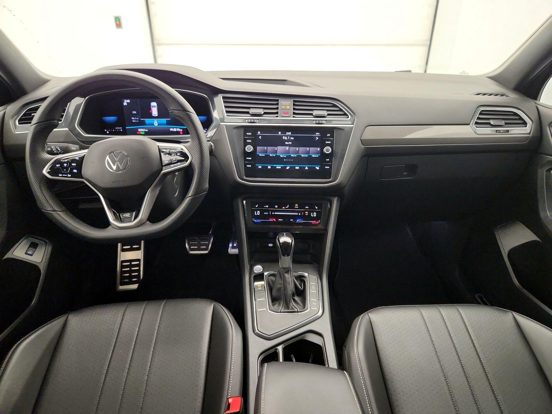 Thumbnail: 2022 Volkswagen Tiguan - 9