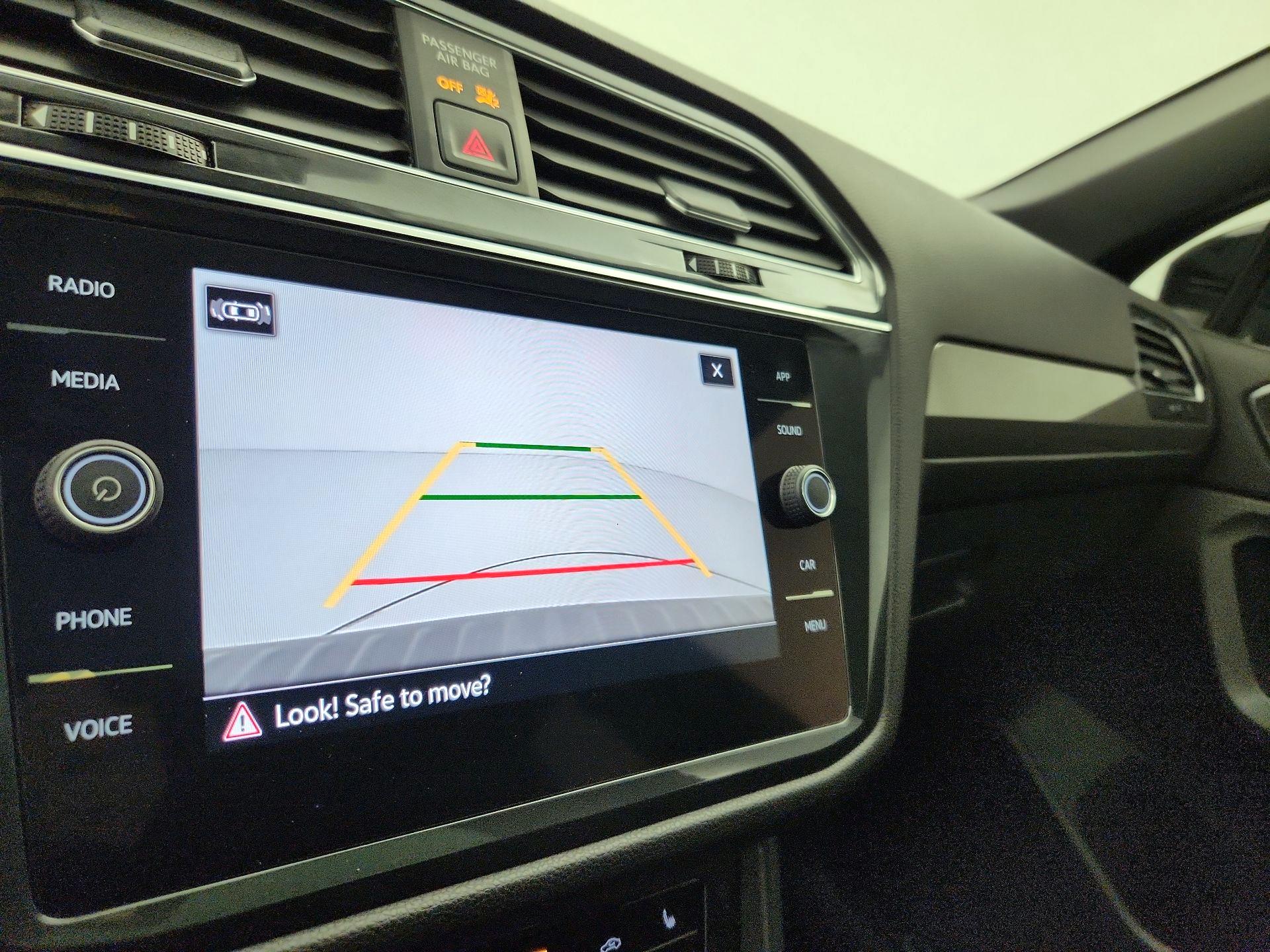 Thumbnail: 2022 Volkswagen Tiguan - 14