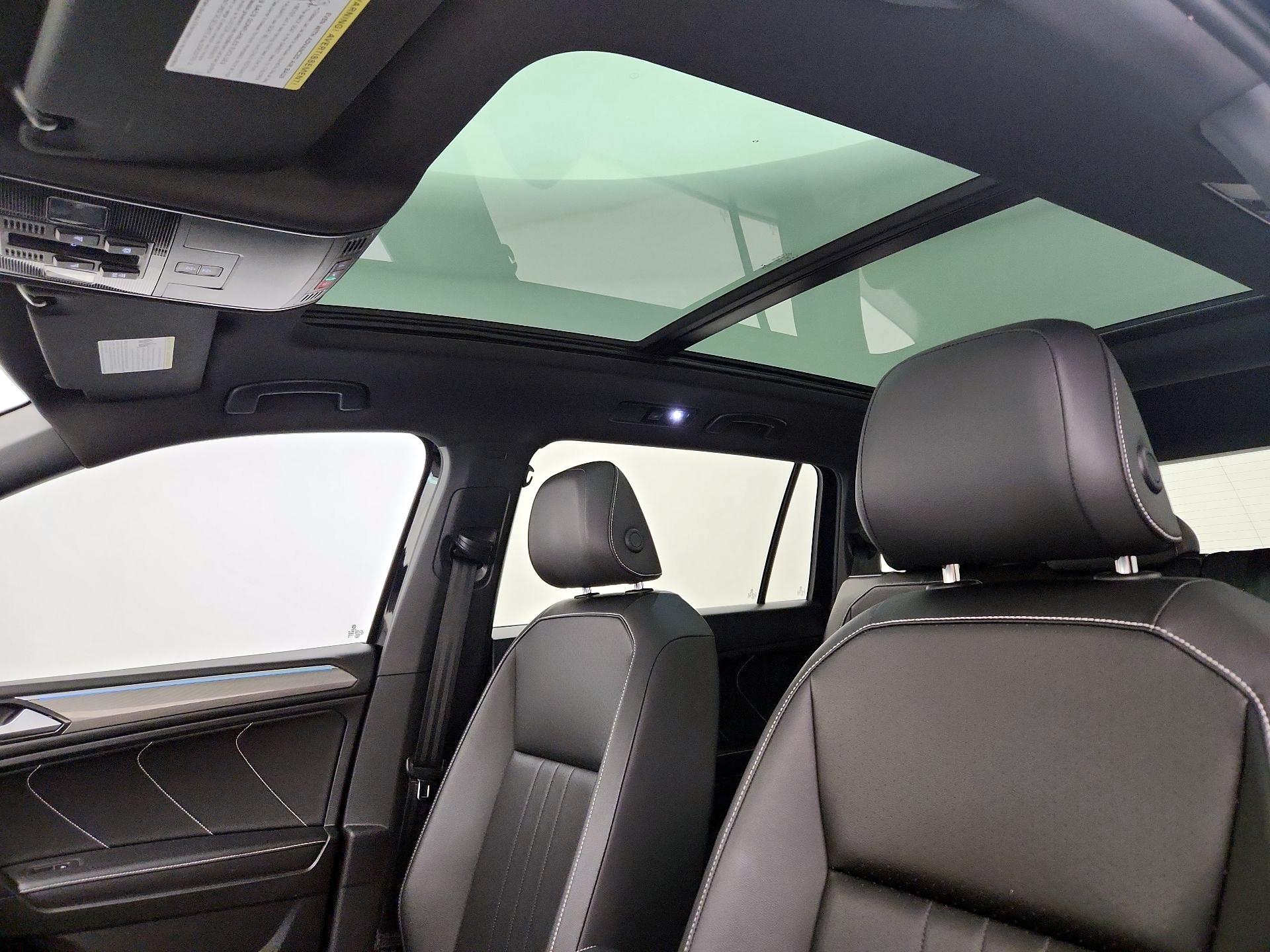 Thumbnail: 2022 Volkswagen Tiguan - 19