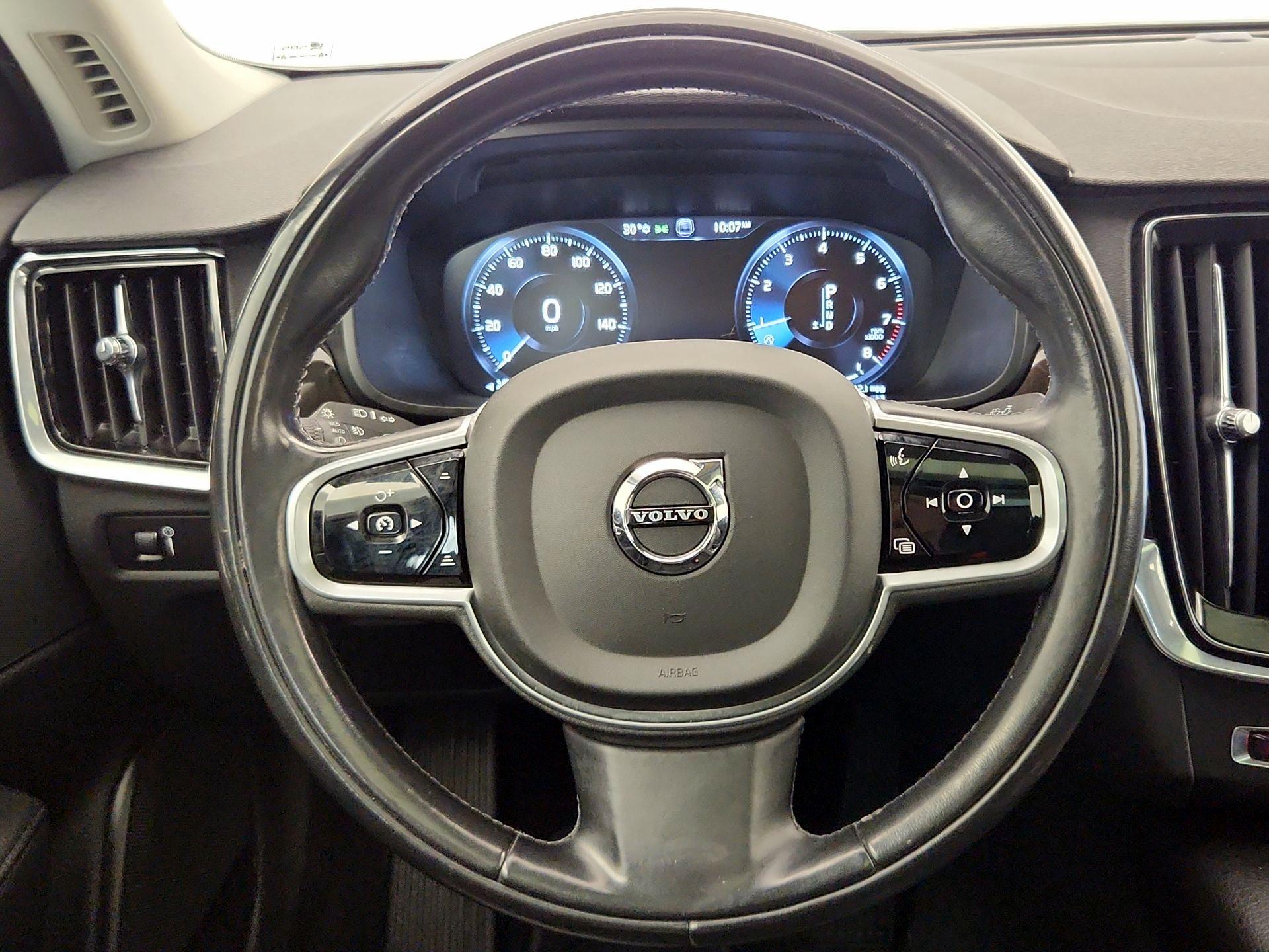 Thumbnail: 2018 Volvo S90 - 10