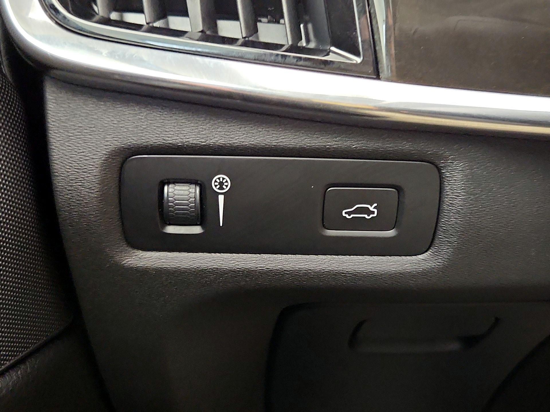 Thumbnail: 2018 Volvo S90 - 13