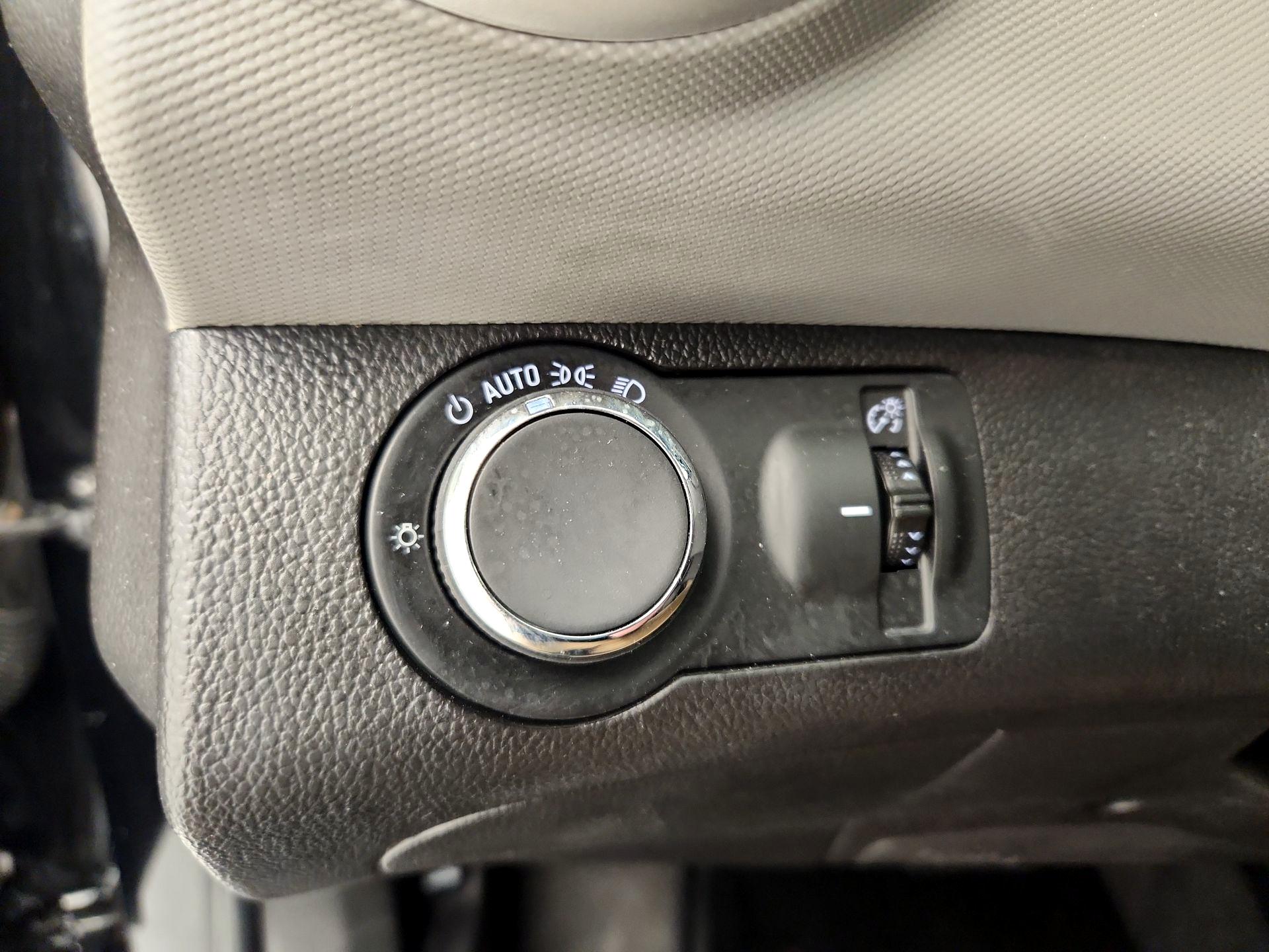 Thumbnail: 2018 Chevrolet Sonic - 13