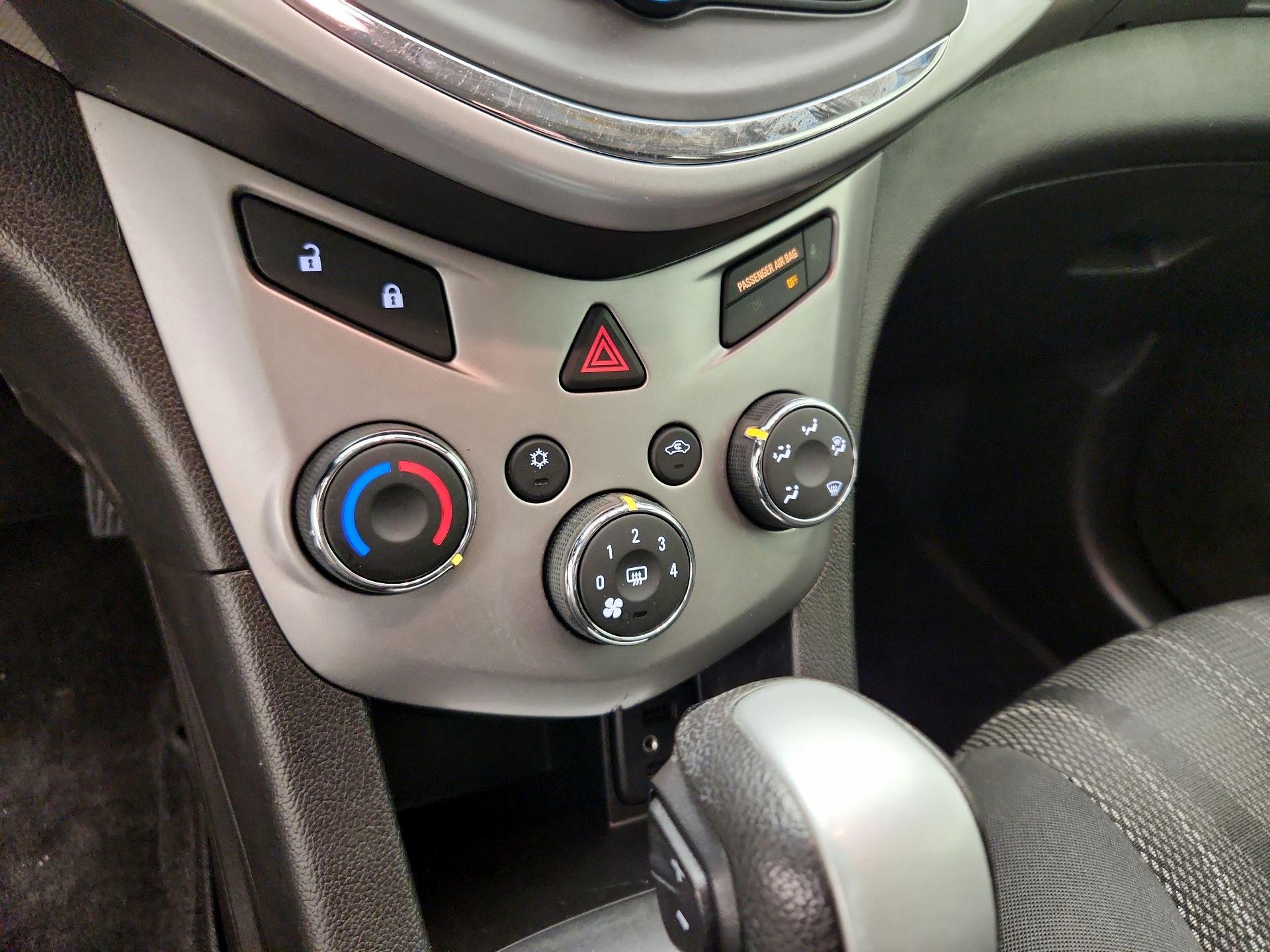 Thumbnail: 2018 Chevrolet Sonic - 16