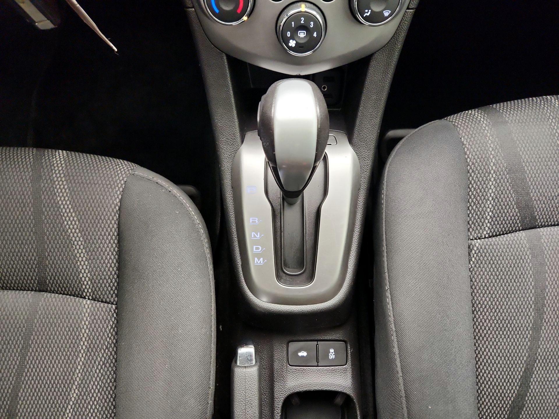 Thumbnail: 2018 Chevrolet Sonic - 17