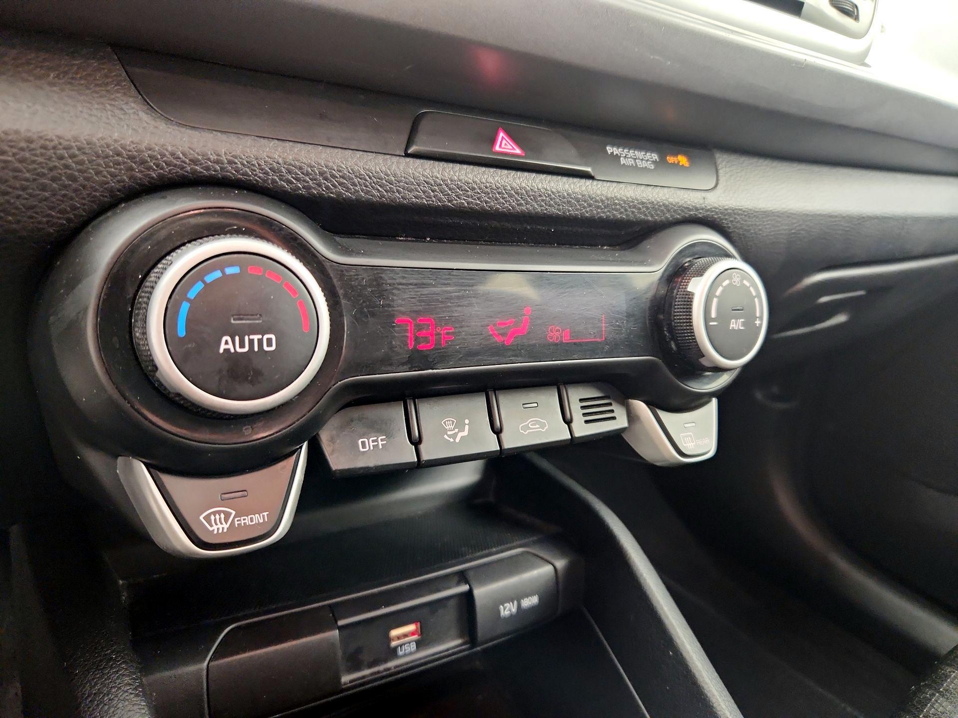 Thumbnail: 2023 Kia Rio - 16