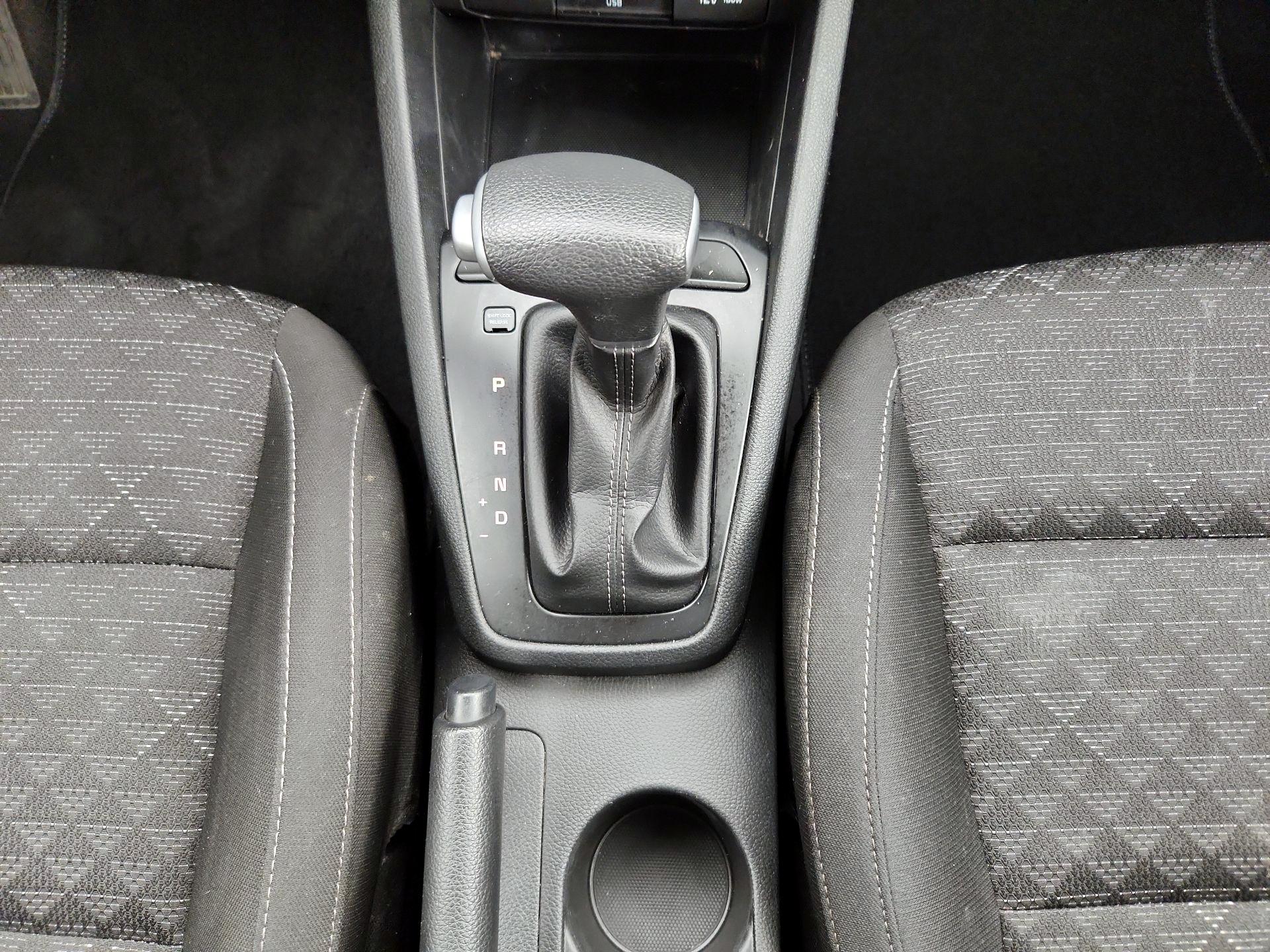 Thumbnail: 2023 Kia Rio - 17